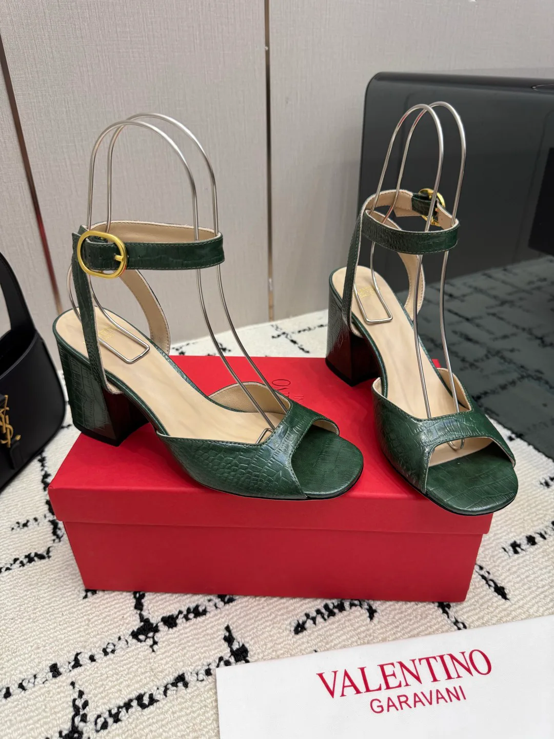 Босоножки Женские Valentino 18048995