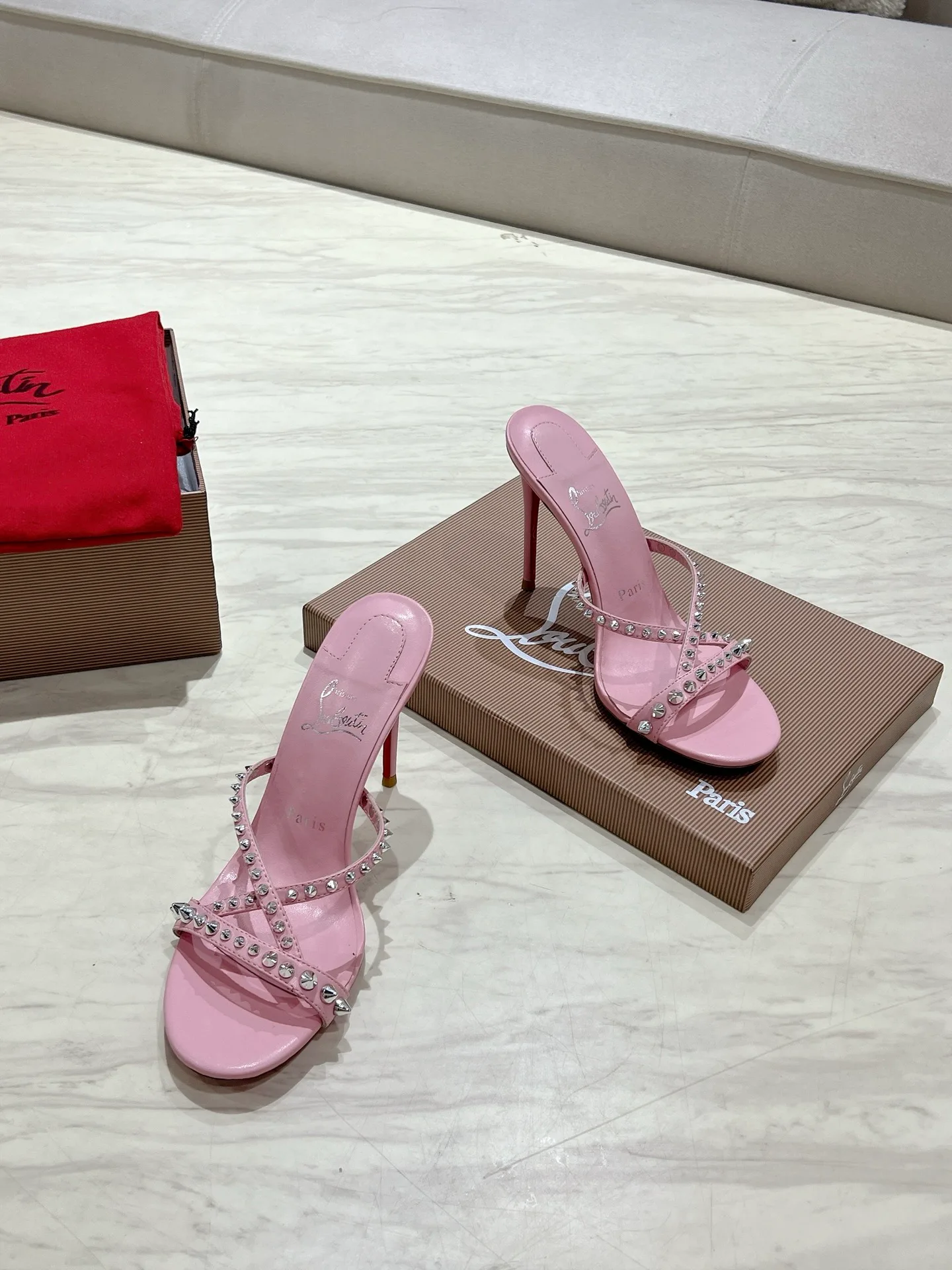 Босоножки Женские Christian Louboutin 35785