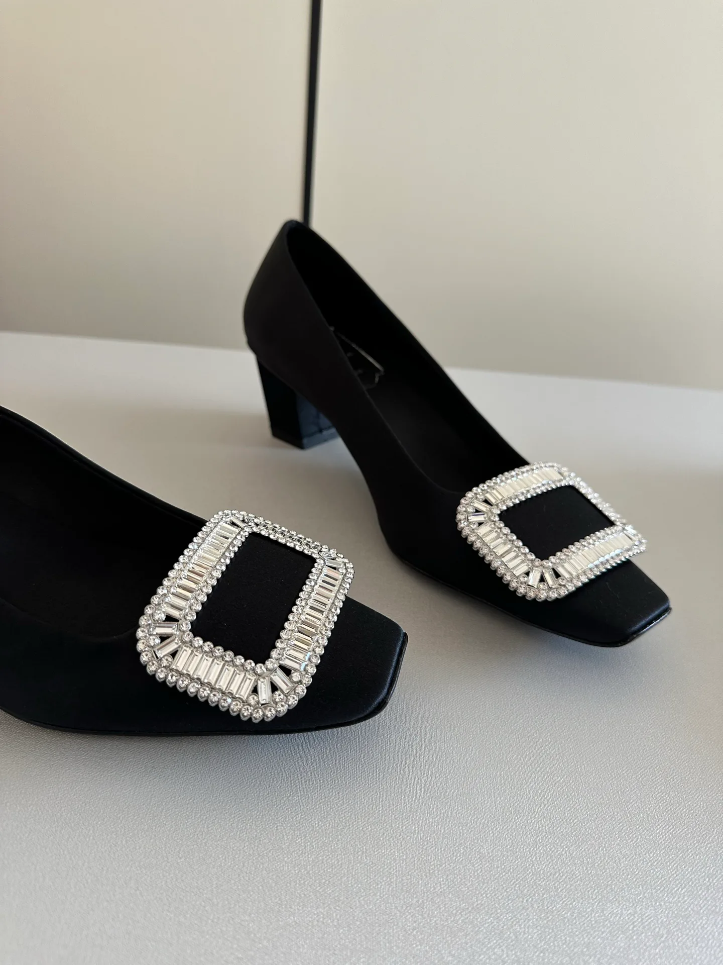 Туфли Женские Roger Vivier 17624493