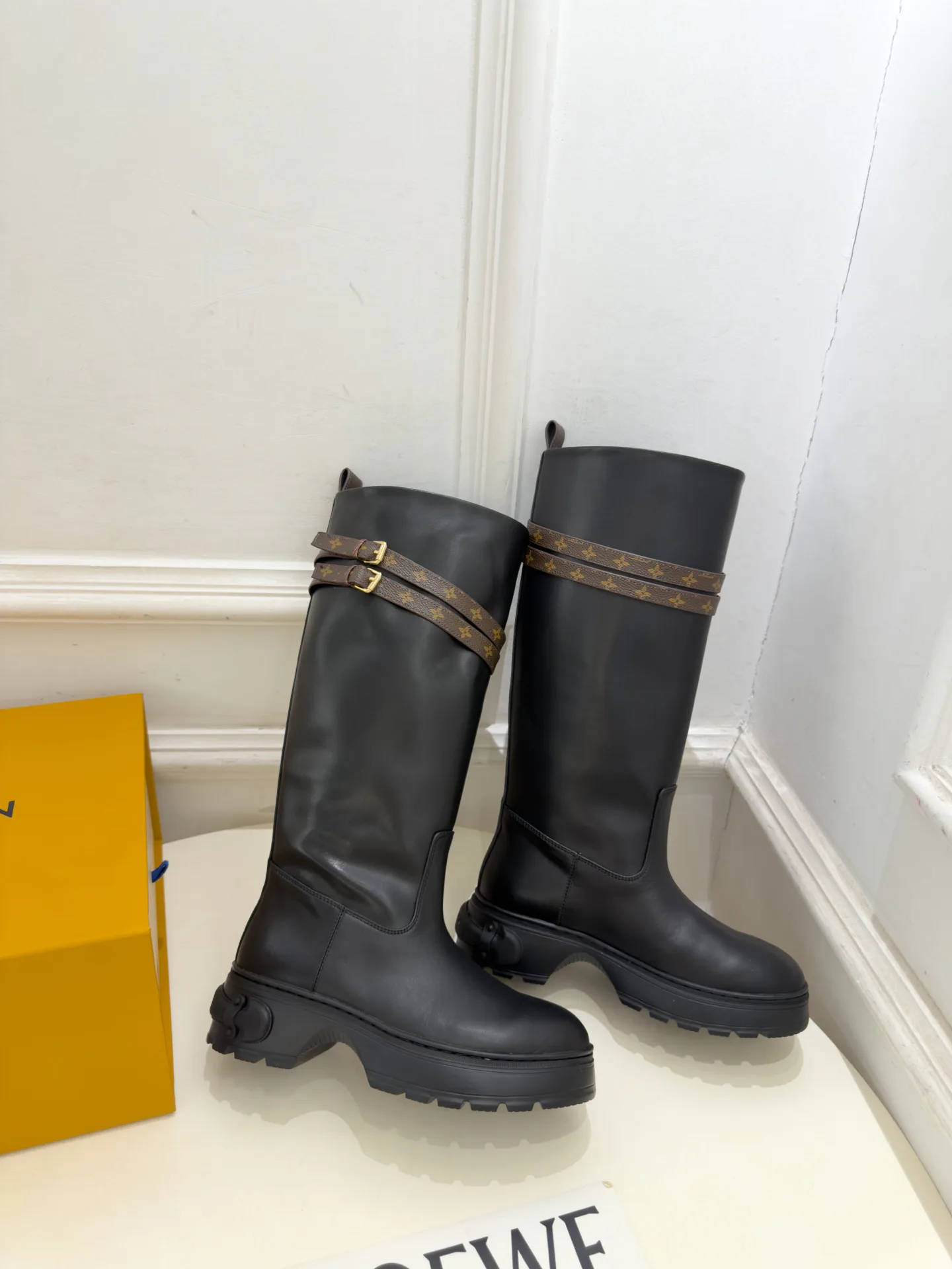Сапоги Женские Louis Vuitton 18370300