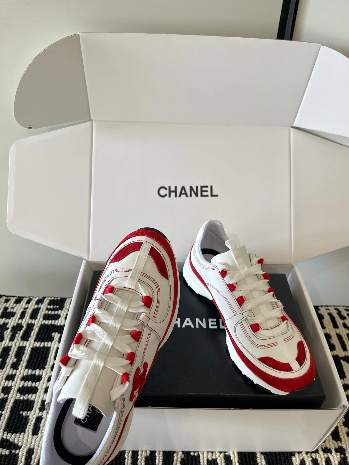 Кроссовки Женские Chanel 18283700