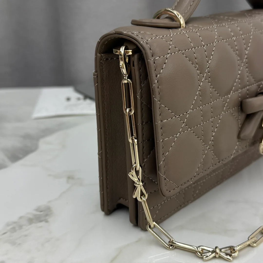 Классические Сумки Женские Christian Dior 12594765