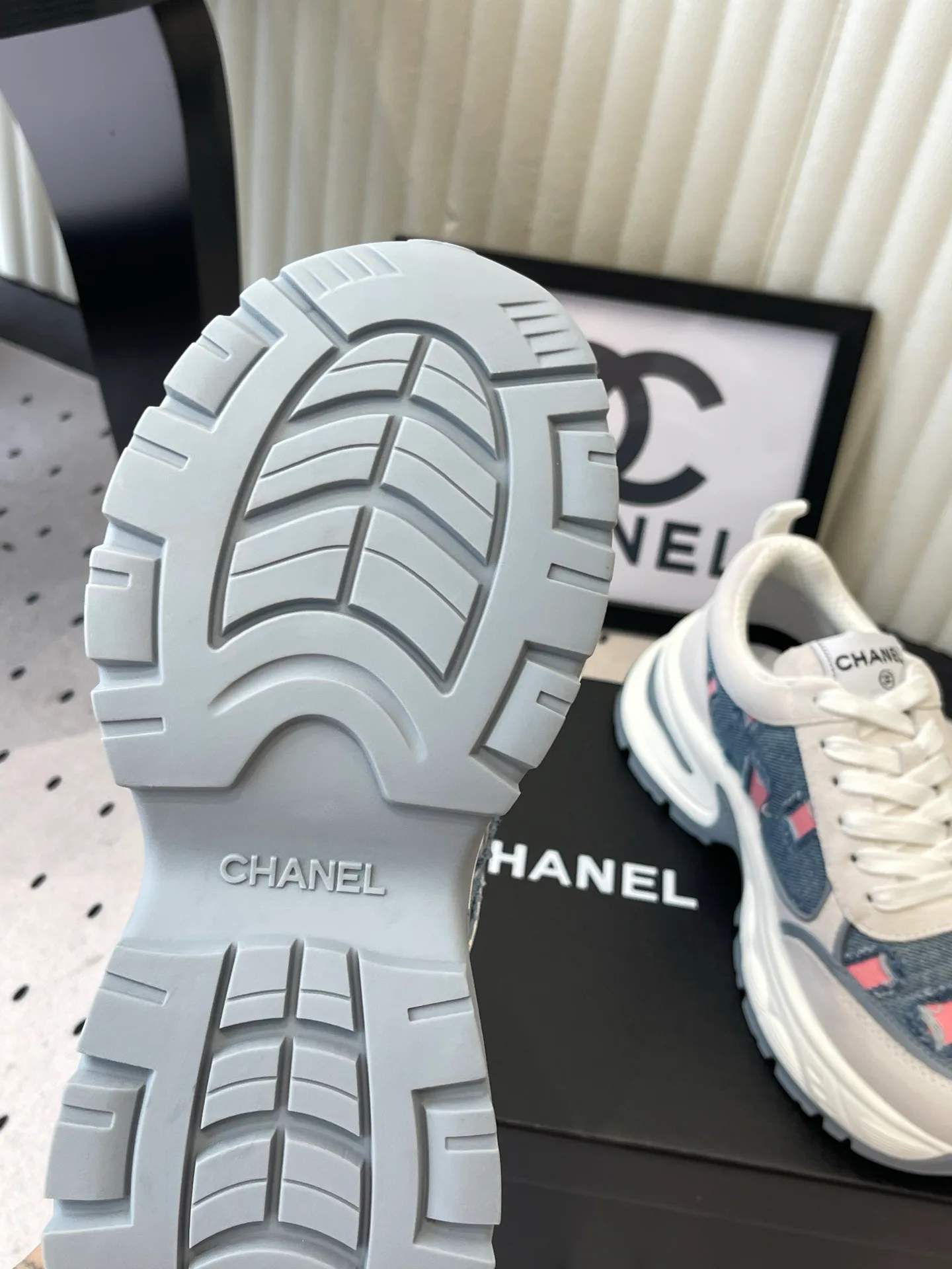 Кроссовки Женские Chanel 17769666
