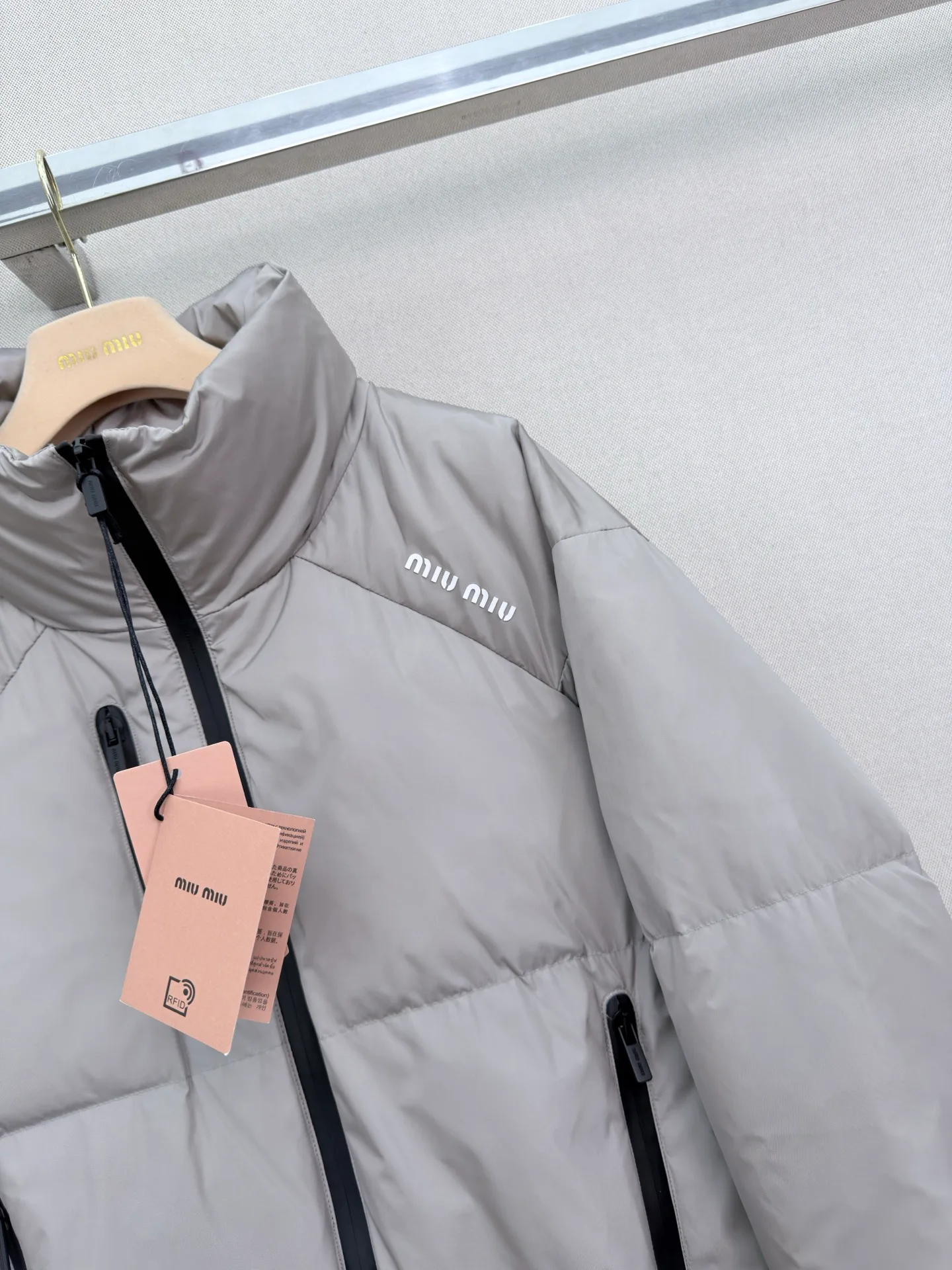 Куртки И Пуховики Женские Miu Miu 18108739