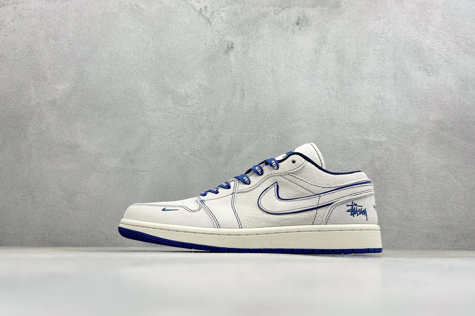 Кроссовки Женские Air Jordan 5025104