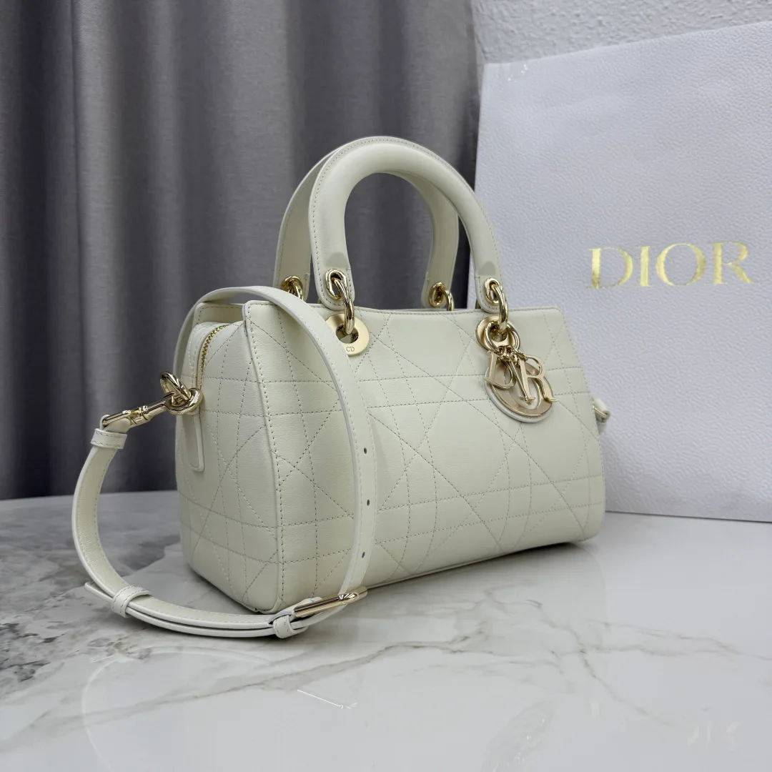 Классические Сумки Женские Christian Dior 18116303