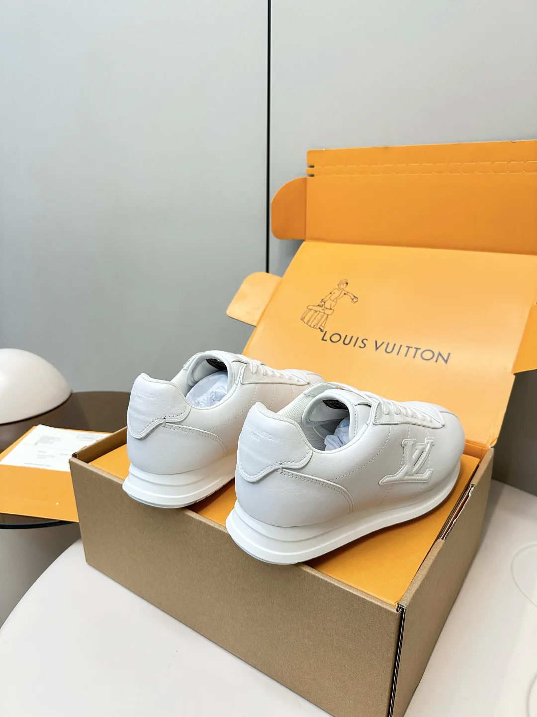 Кроссовки Женские Louis Vuitton 13561063