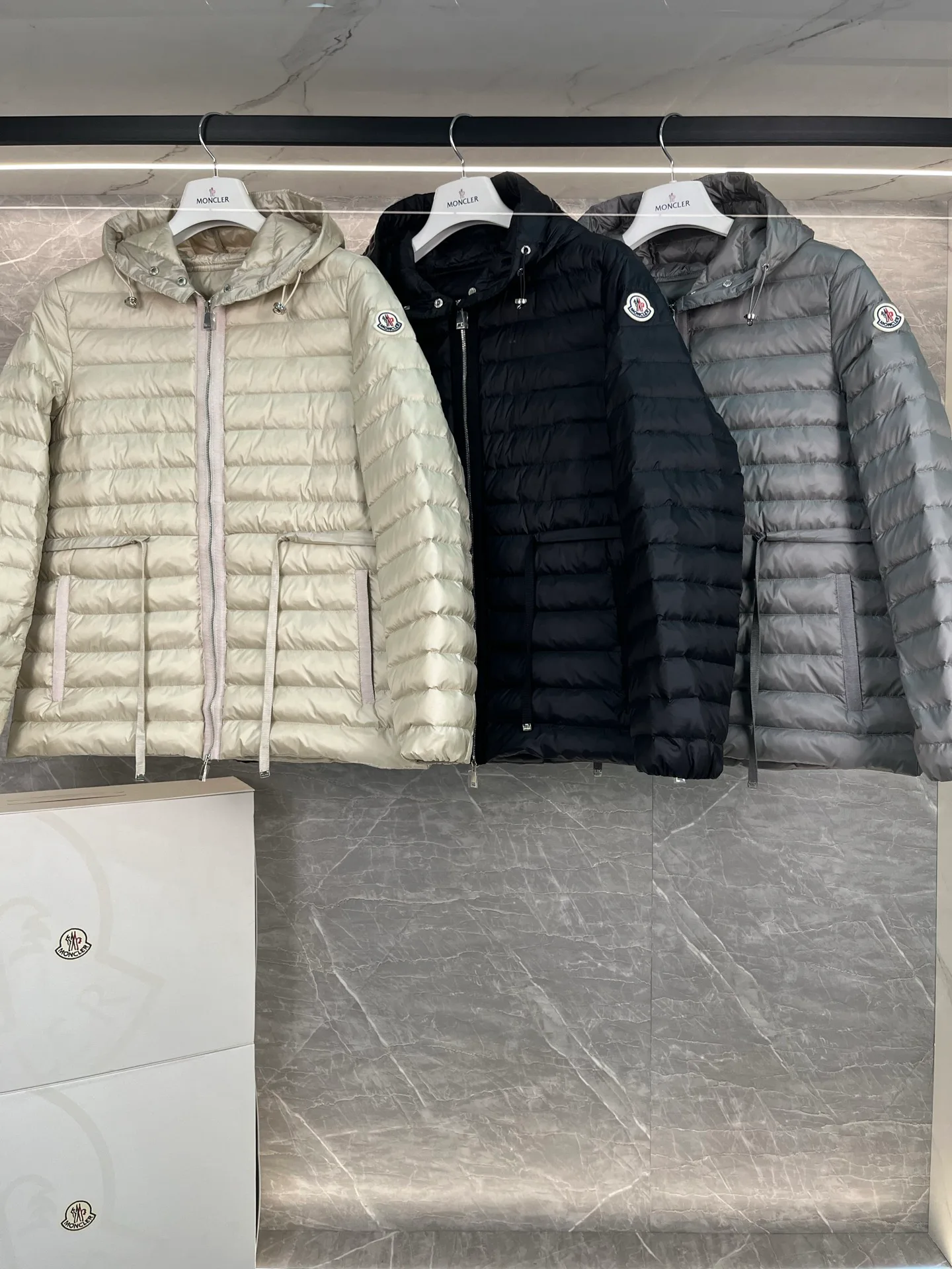 Куртки И Пуховики Женские Moncler 19256645