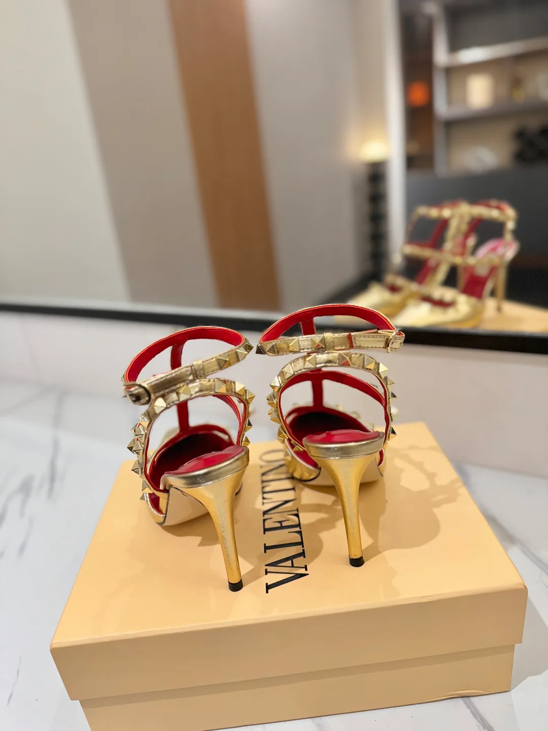 Босоножки Женские Valentino 17305543