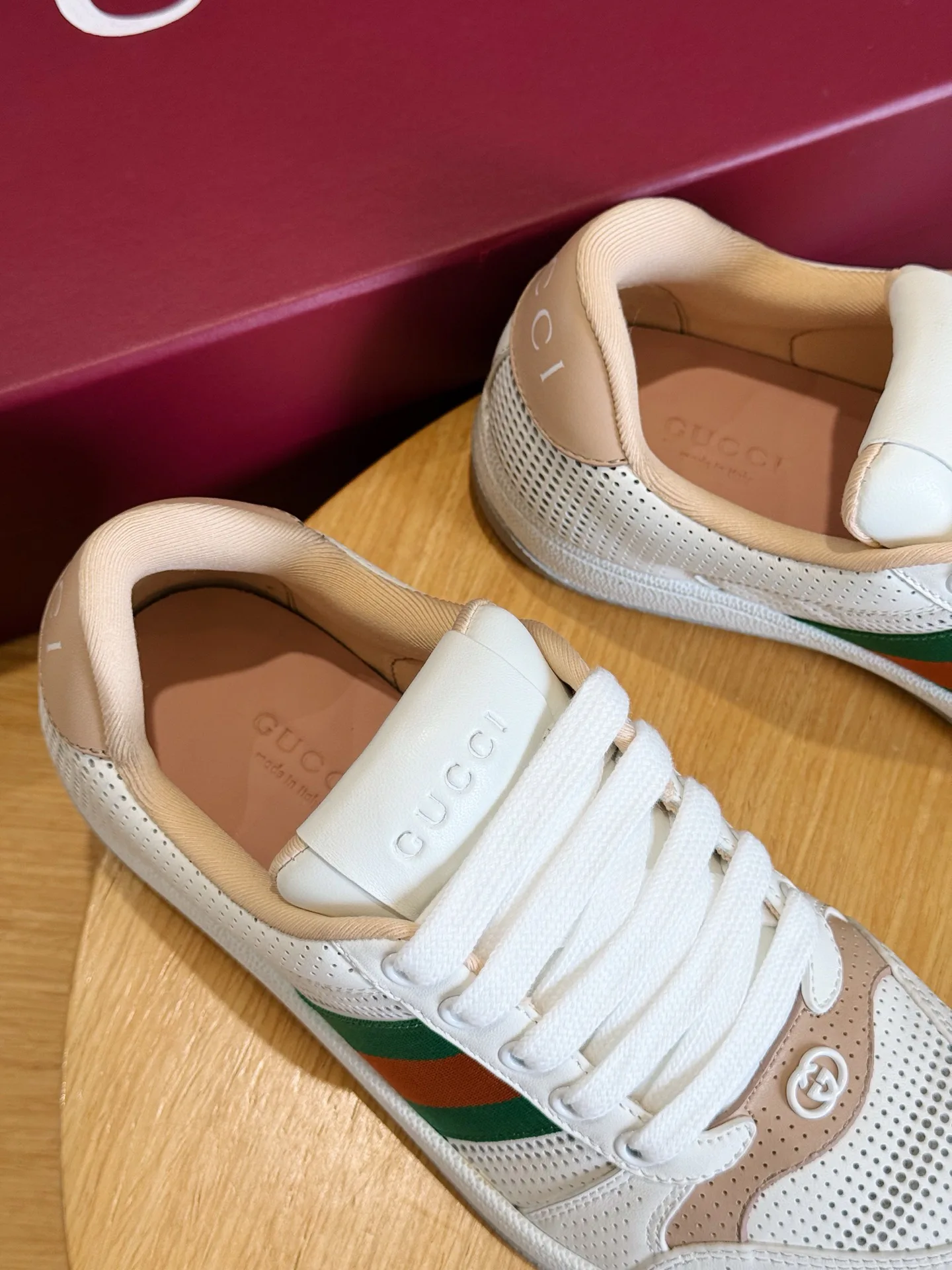 Кроссовки Женские Gucci 19678360