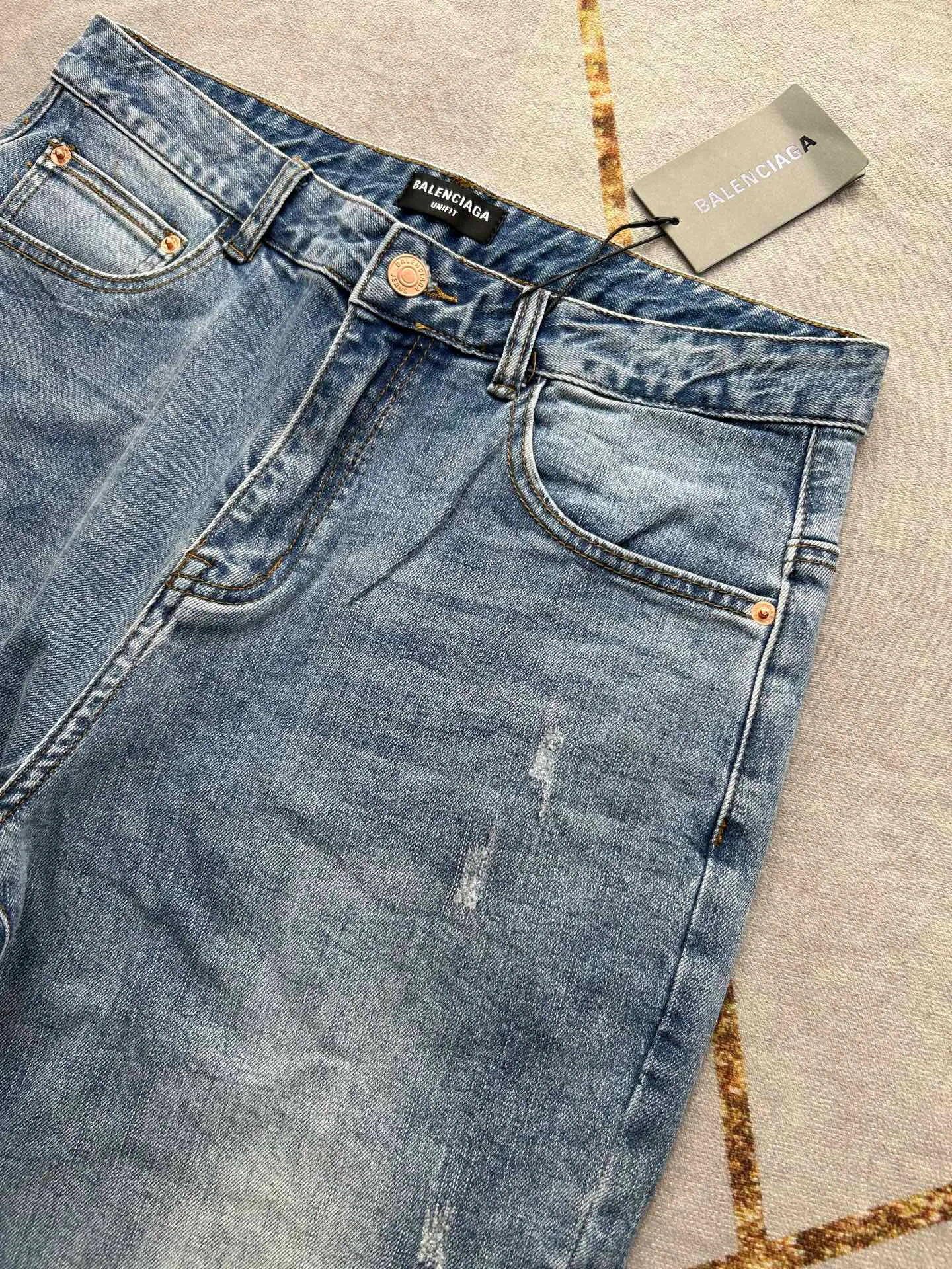Джинсы Женские Balenciaga 10658011