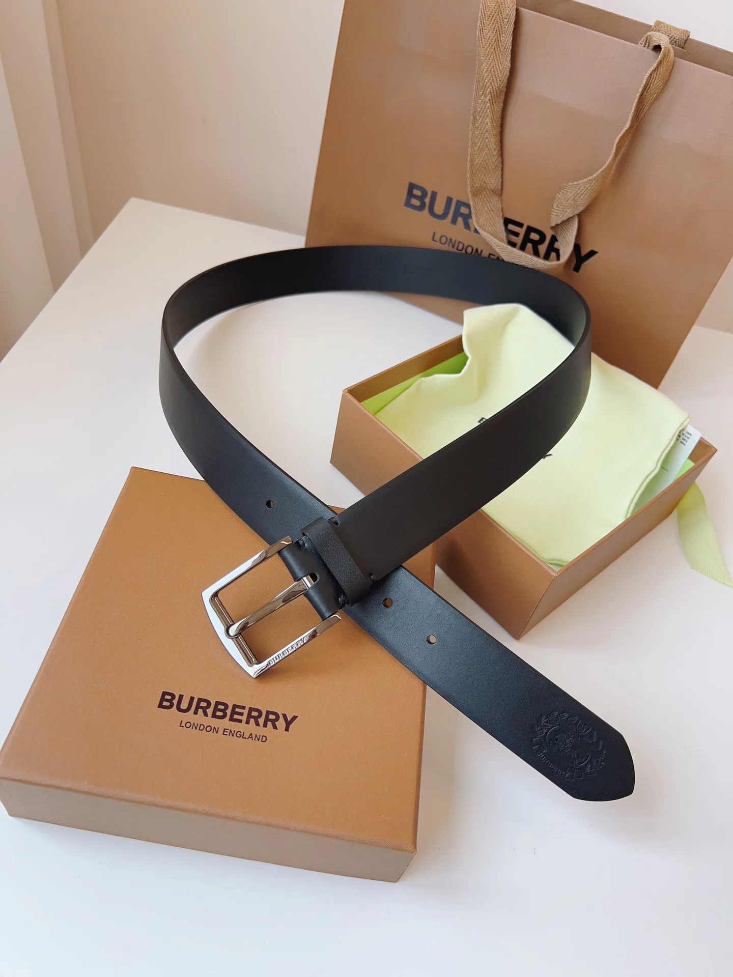 Ремни Burberry 11648712