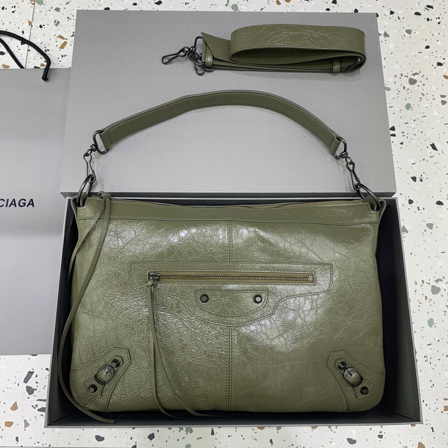 Сумки На Ремне Женские Balenciaga 13427251