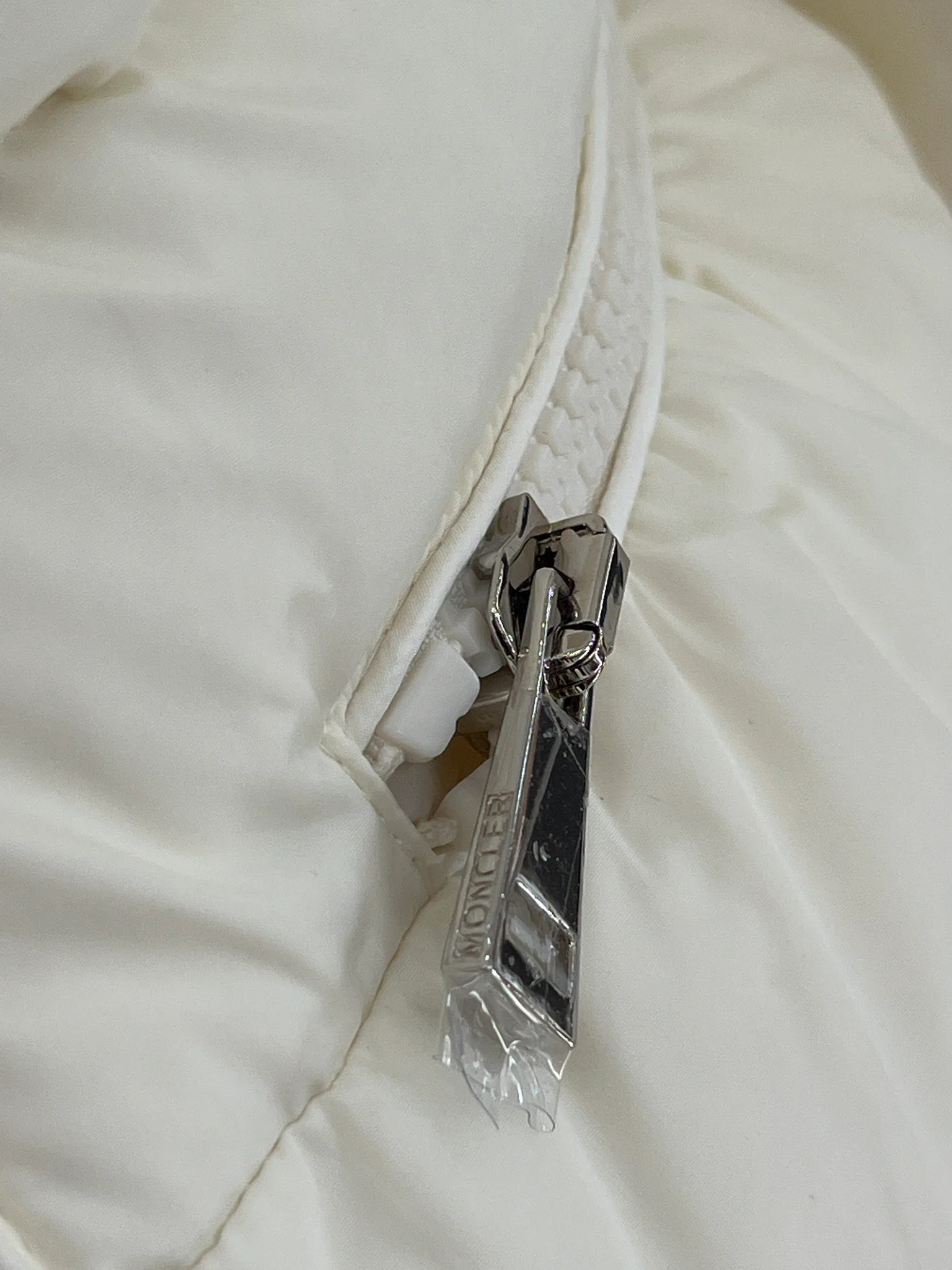 Куртки И Пуховики Женские Moncler 18416189