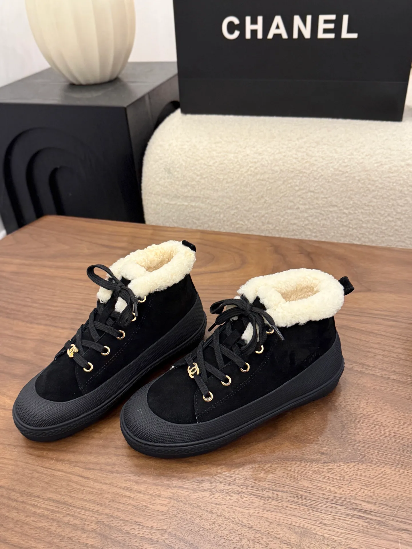 Кроссовки Женские Chanel 19501825