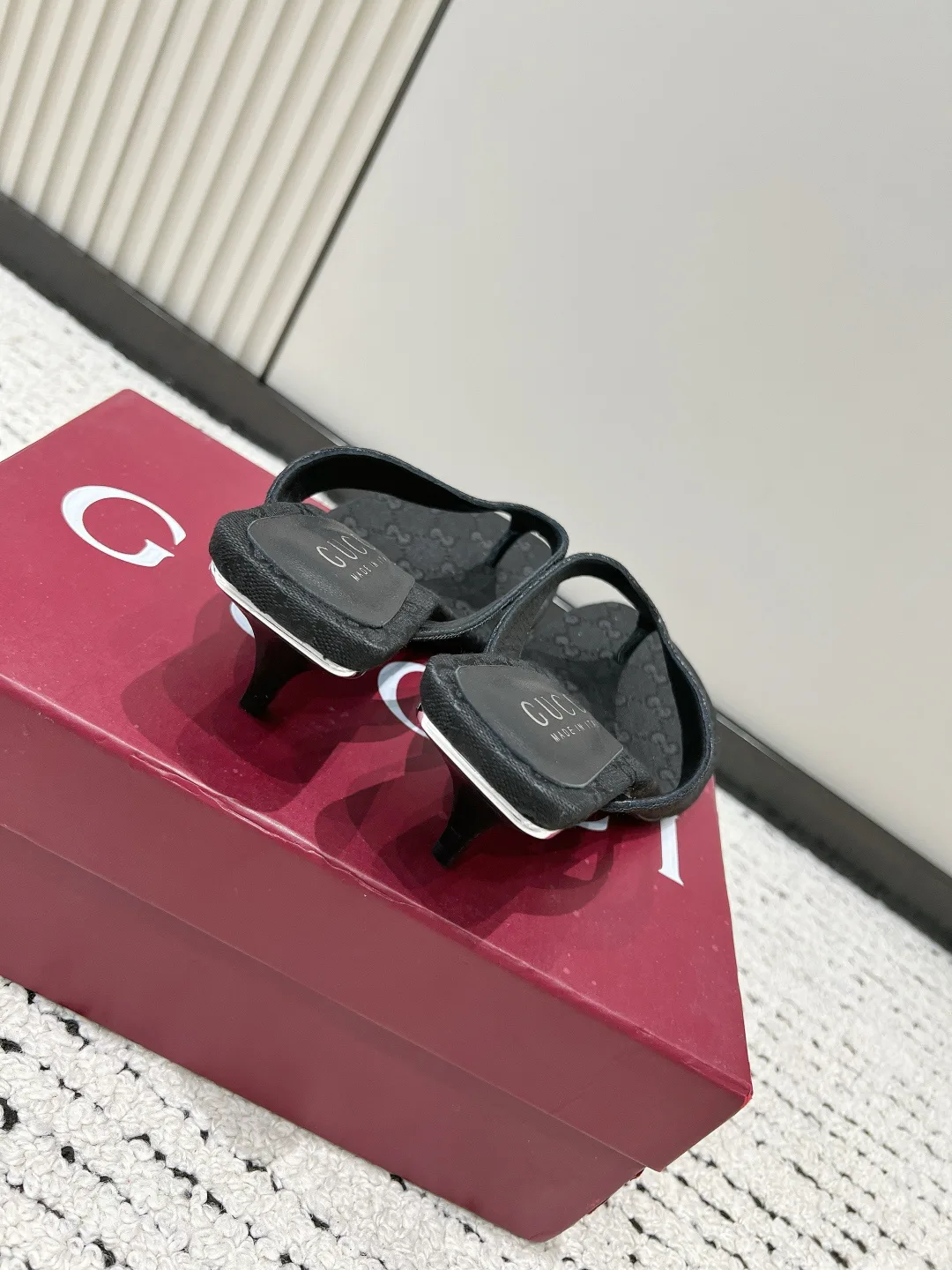 Шлепанцы Женские Gucci 17637839