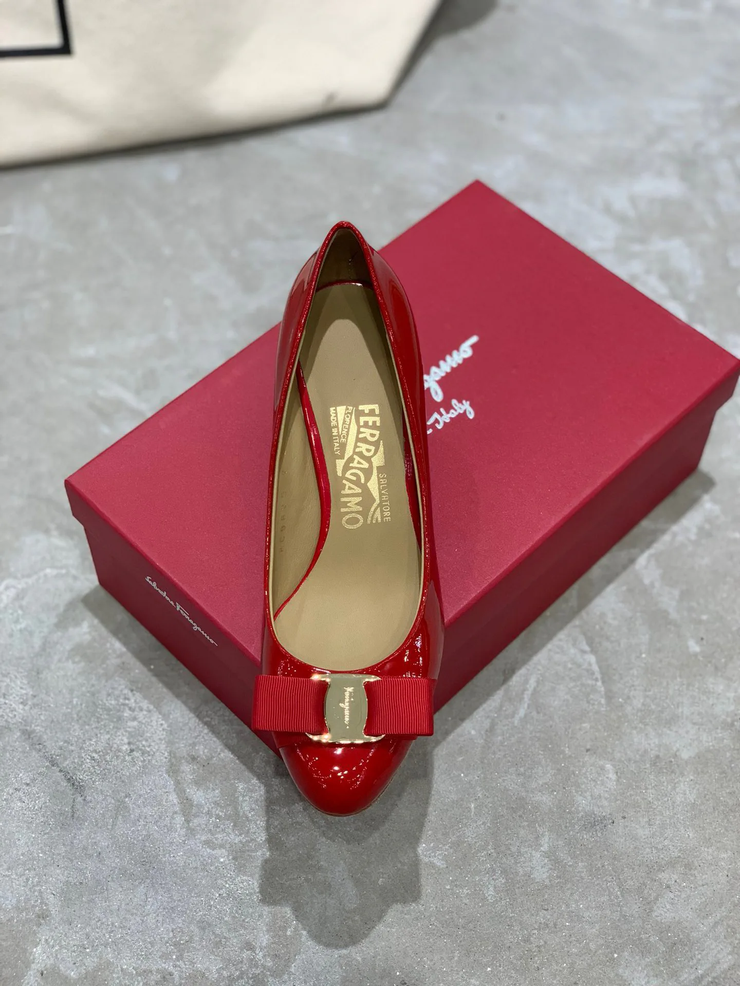Туфли Женские Salvatore Ferragamo 18340726