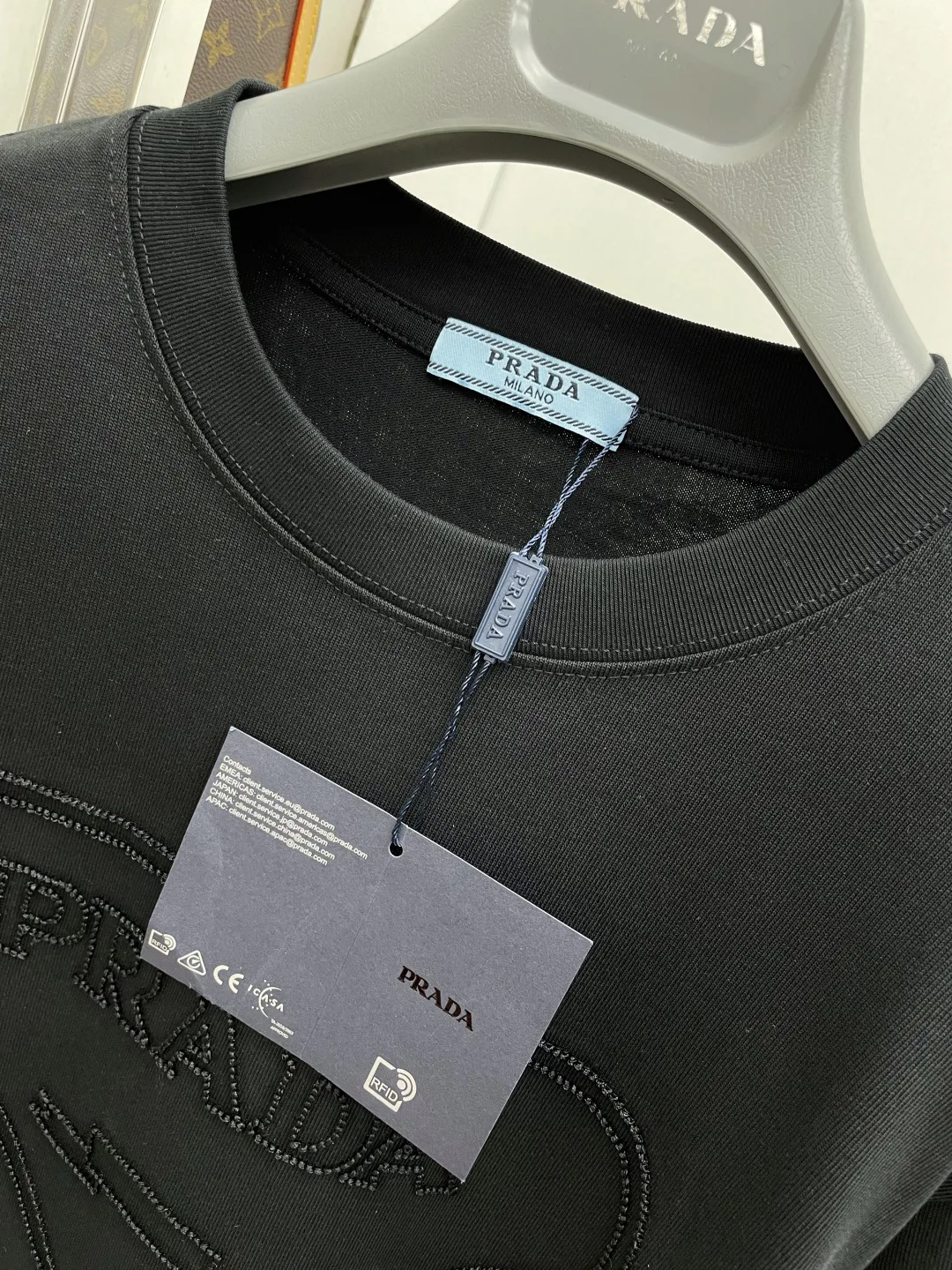 Футболки Женские Prada 13230413