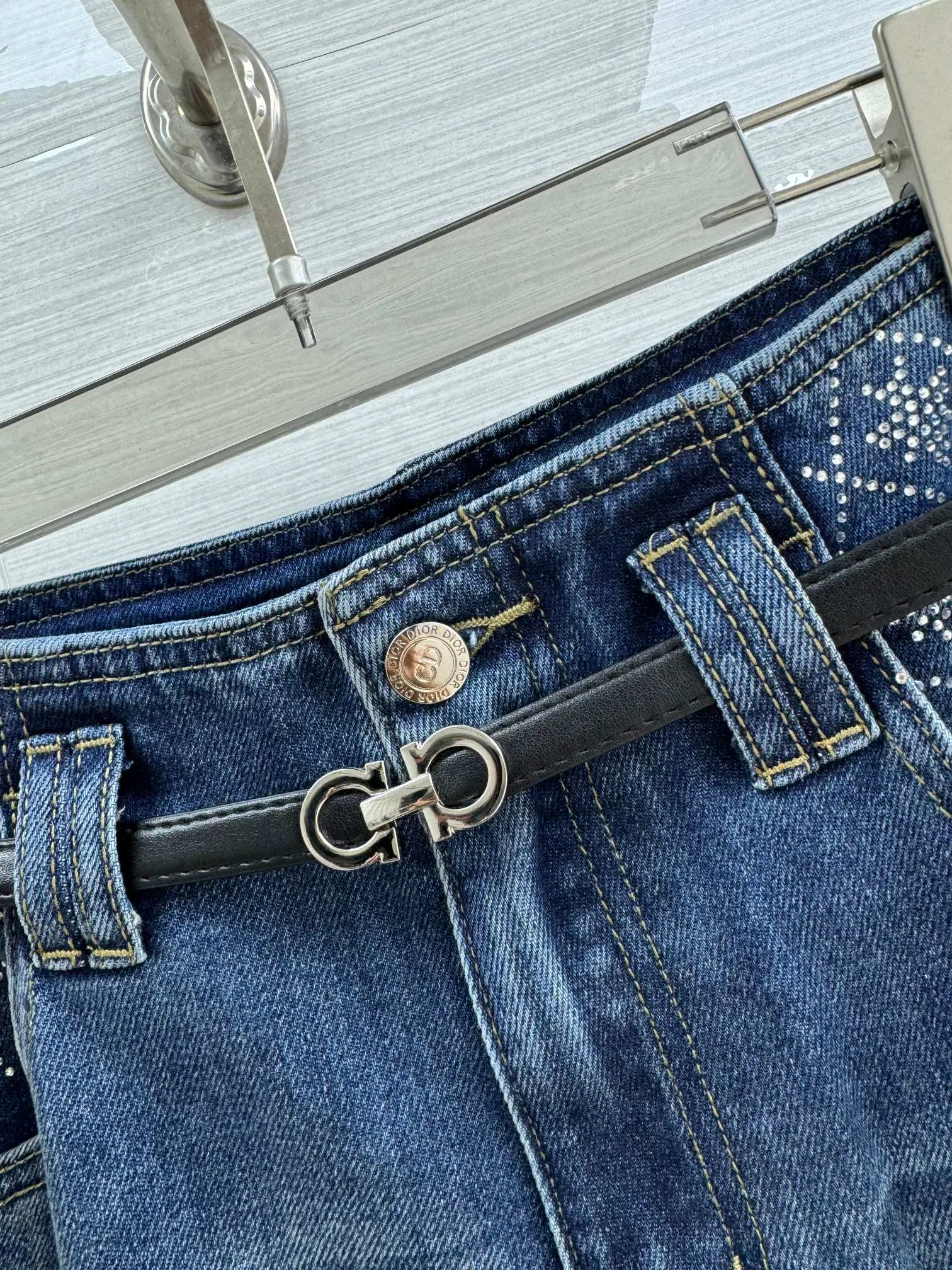 Джинсы Женские Christian Dior 11586350