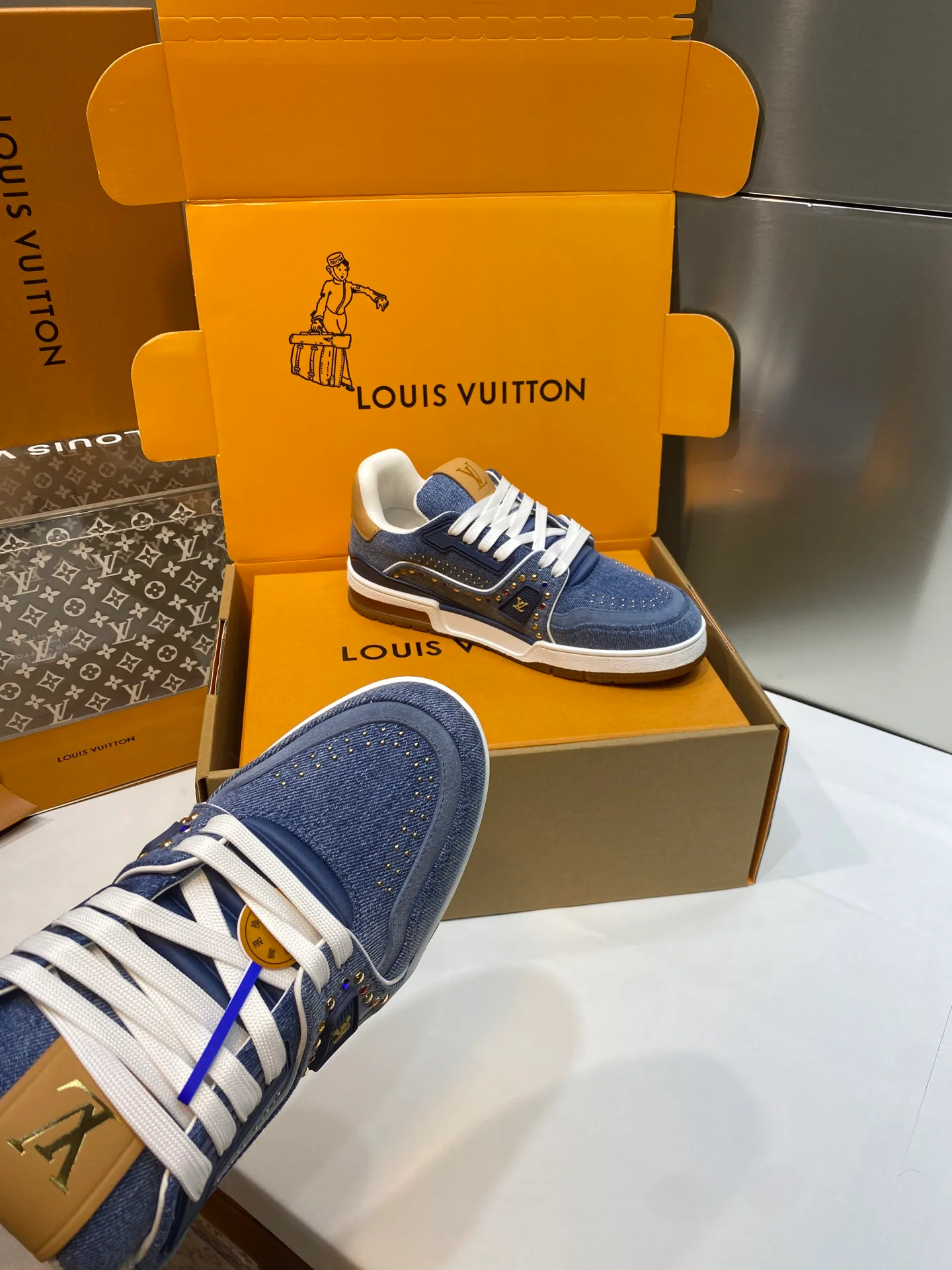 Кроссовки Женские Louis Vuitton 17969006