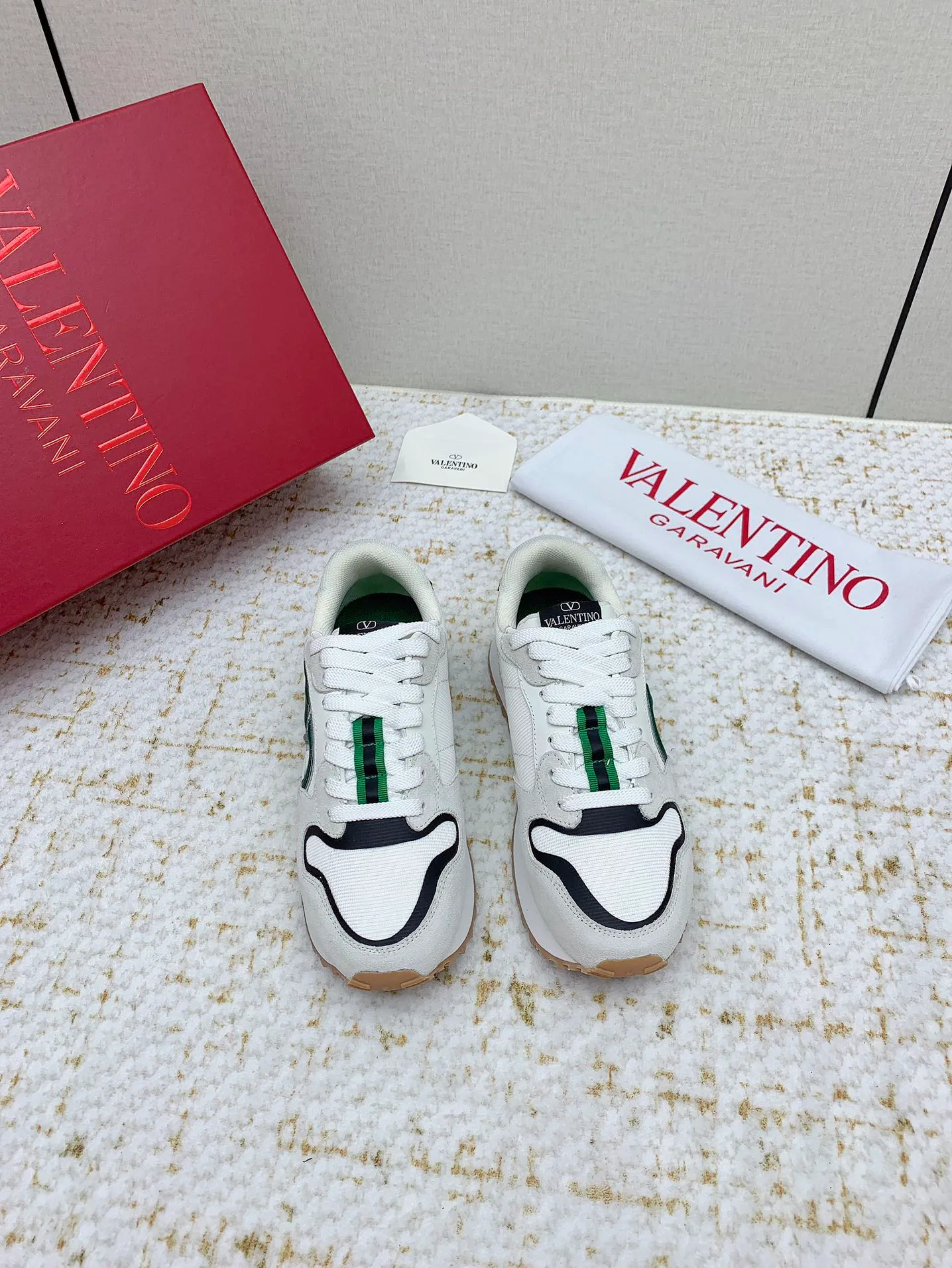 Кроссовки Женские Valentino 11070140