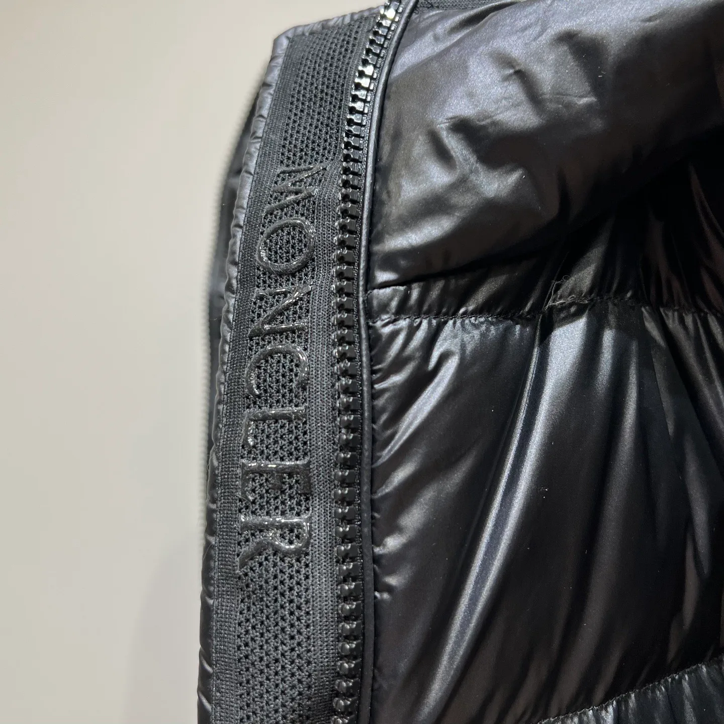 Куртки И Пуховики Женские Moncler 18032036