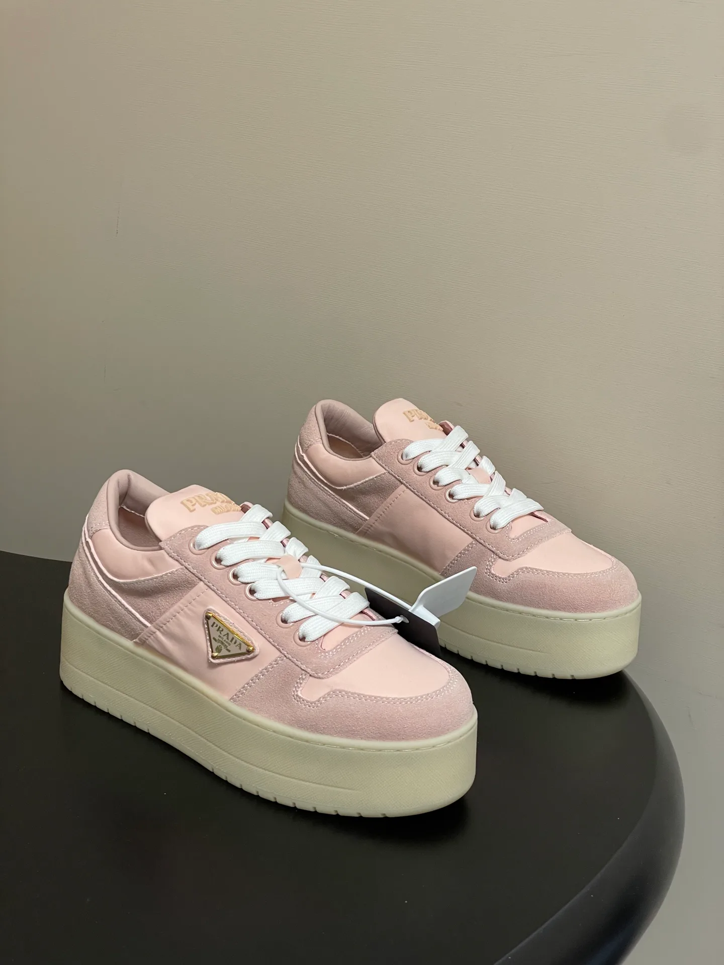 Кроссовки Женские Prada 12810940