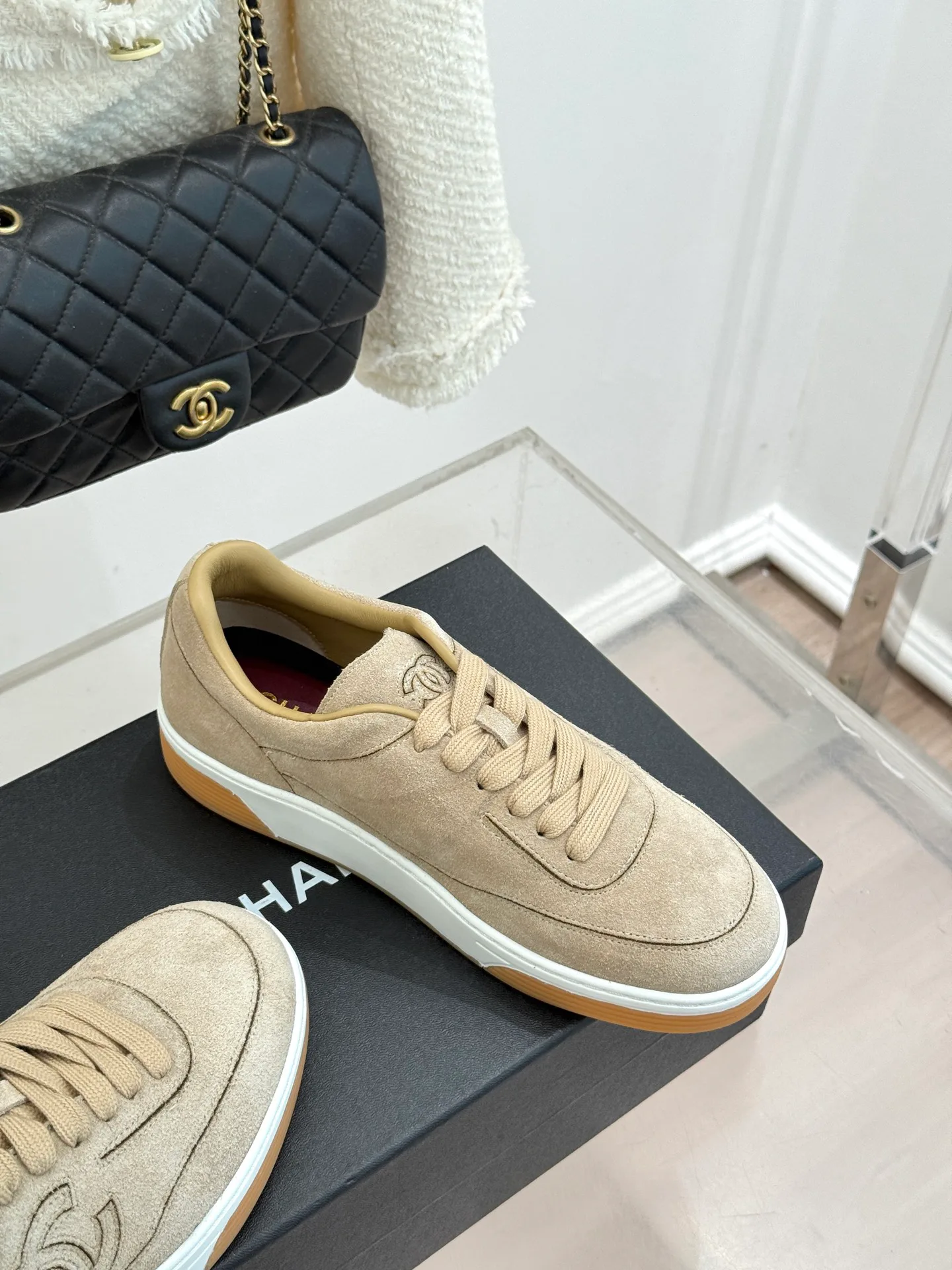 Кроссовки Женские Chanel 18154786