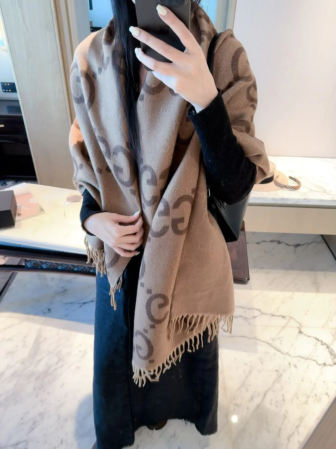 Шарфы Gucci 18222755