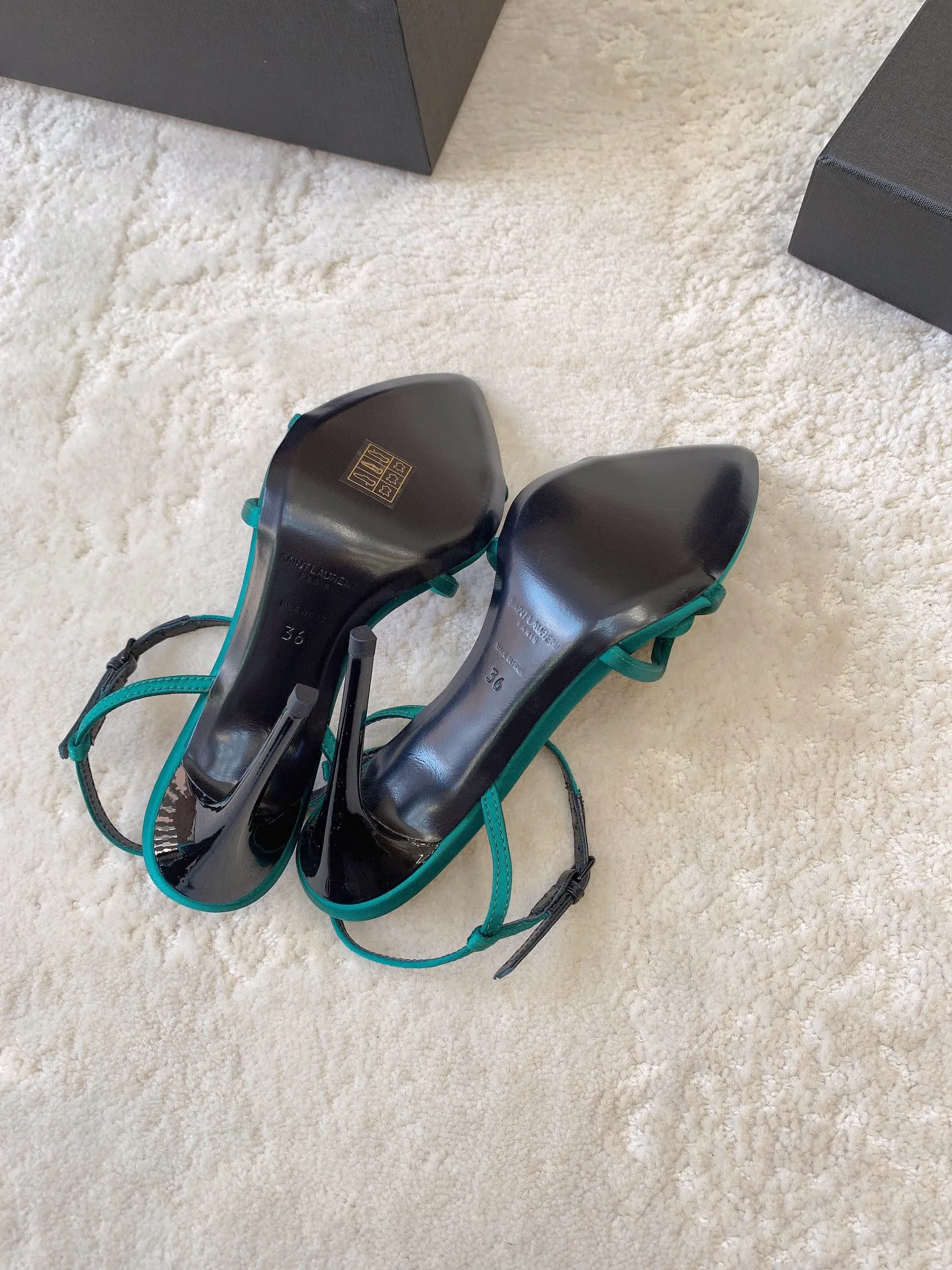 Босоножки Женские Saint Laurent 4348526