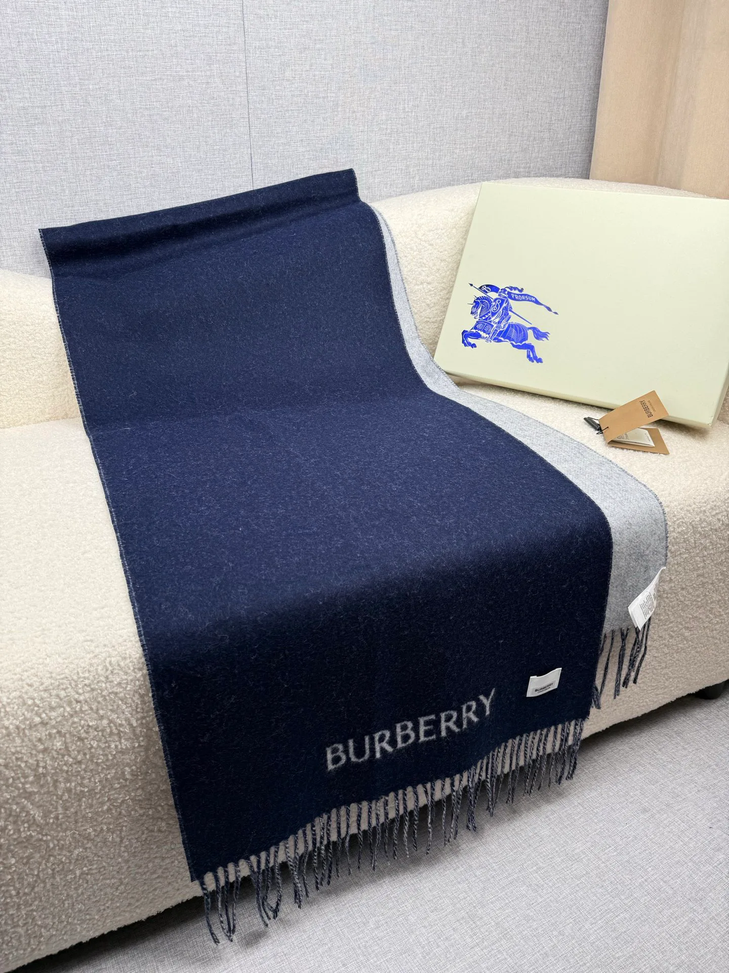 Шарфы Burberry 692777