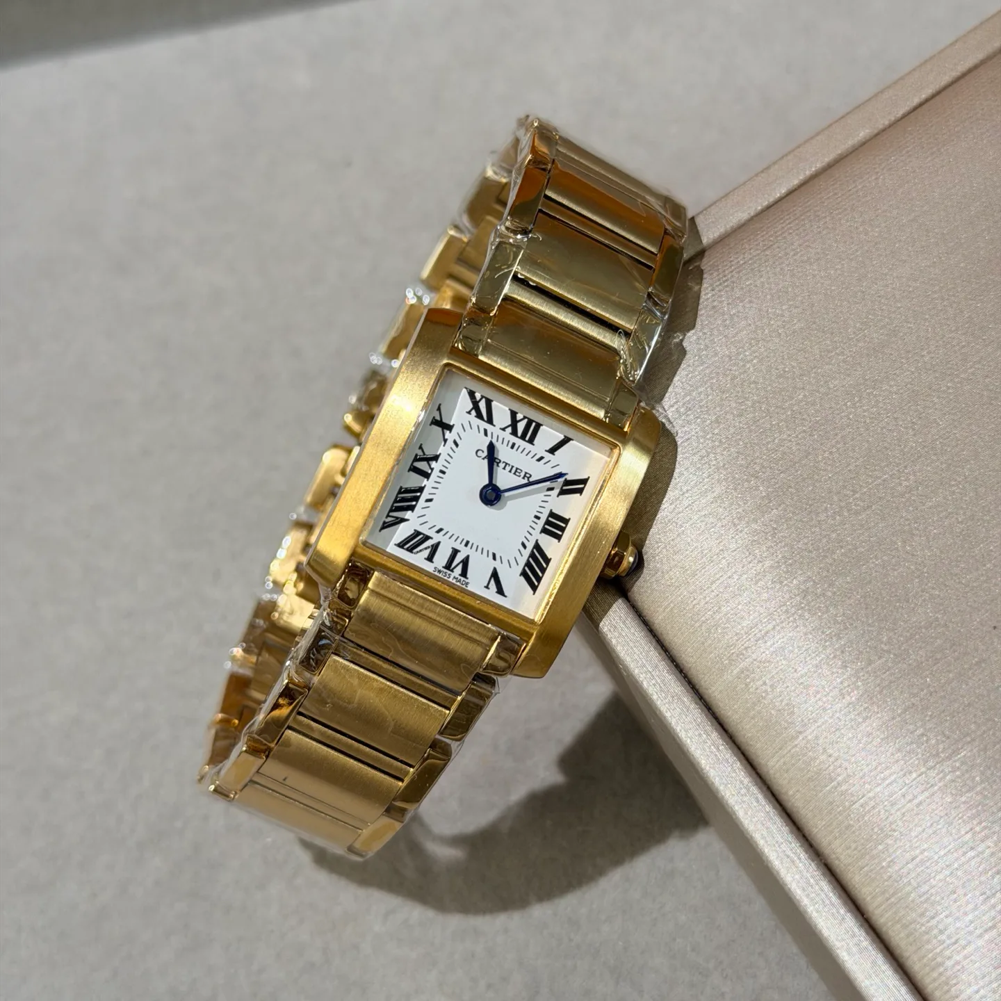 Часы Женские Cartier 17650367