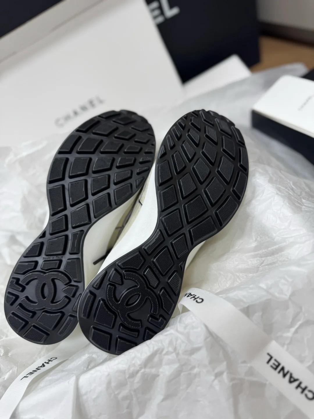 Кроссовки Женские Chanel 17418273