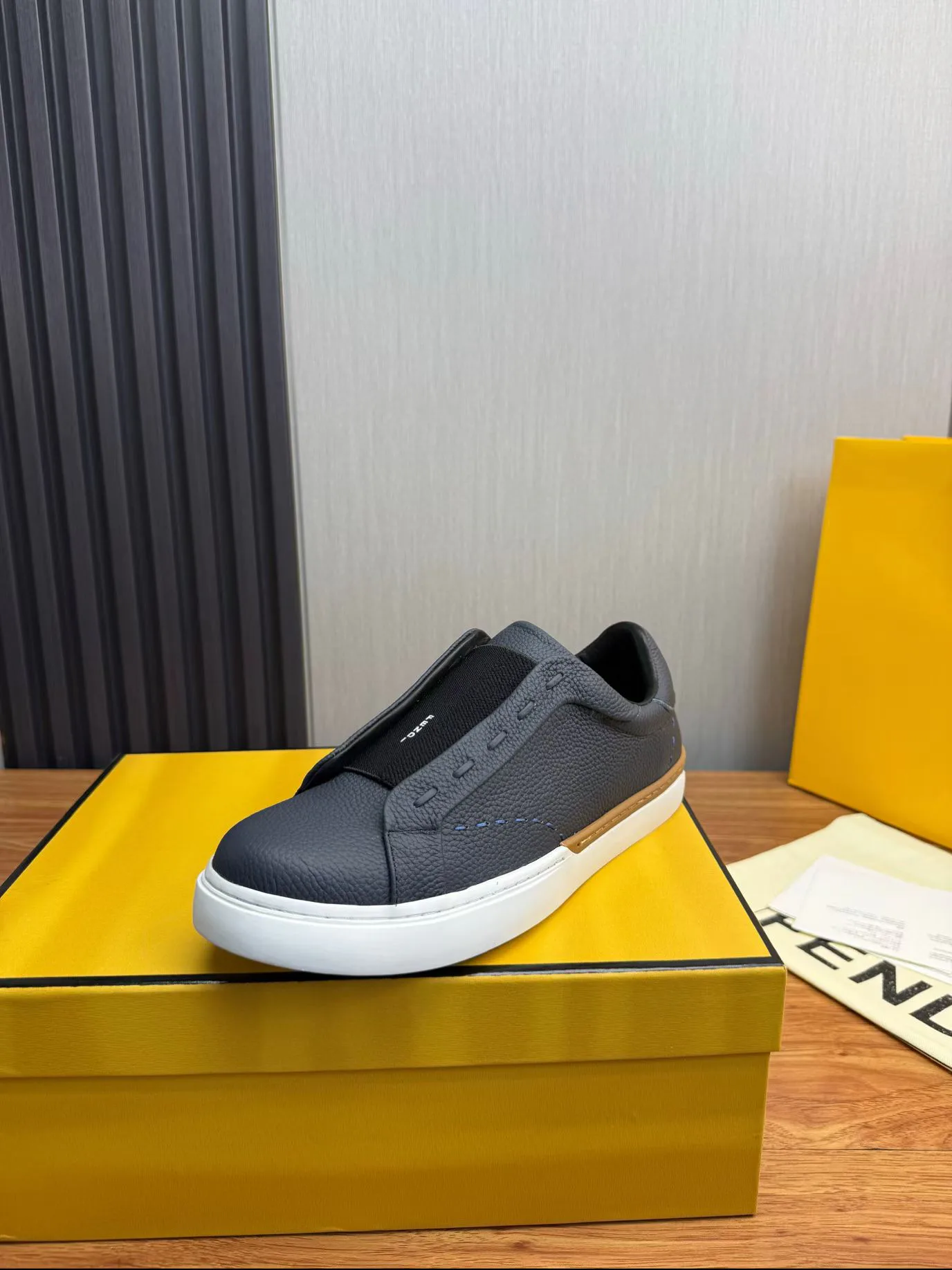 Кроссовки Мужские Fendi 18103056