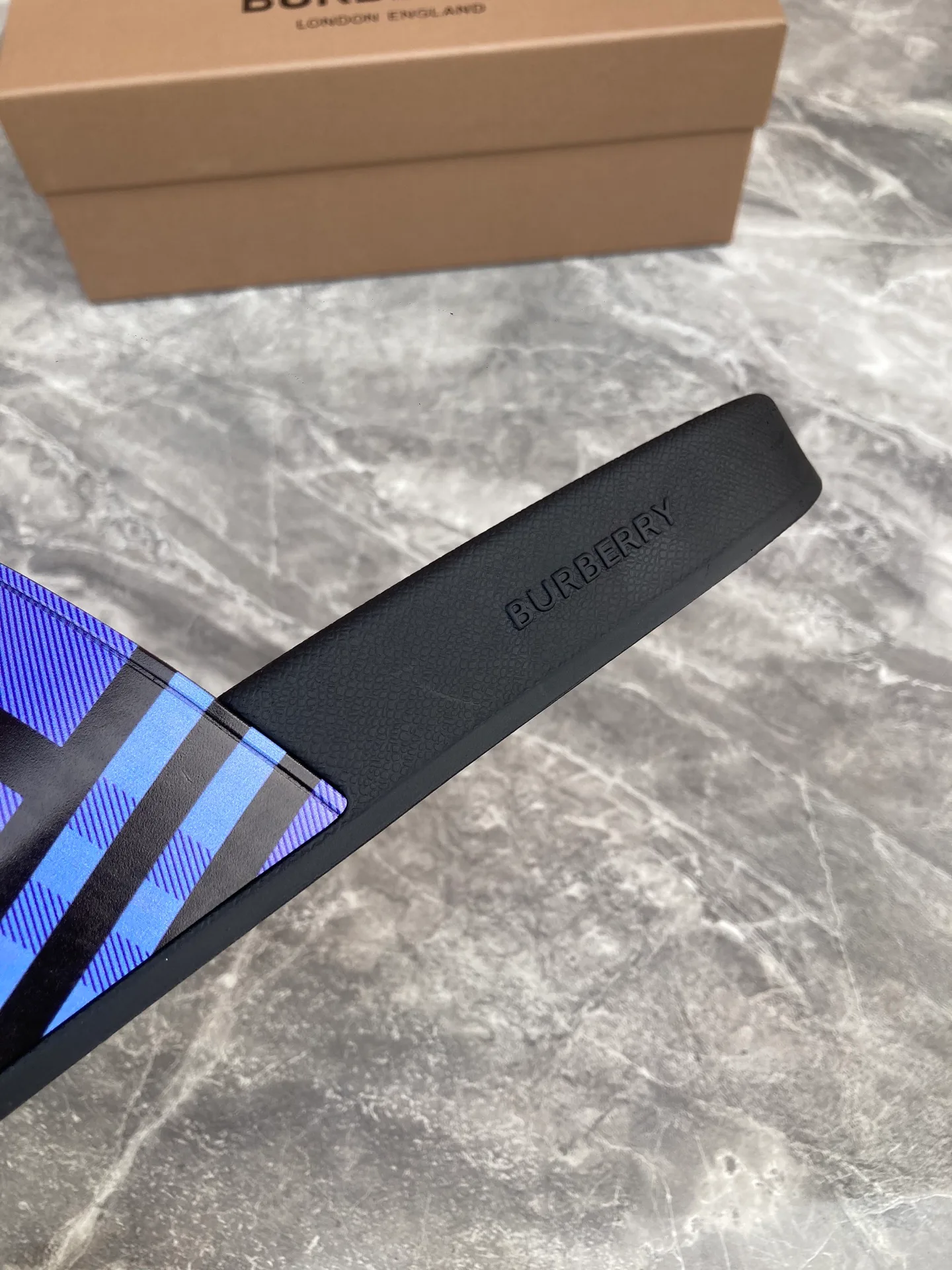 Шлепанцы Женские Burberry 5879839