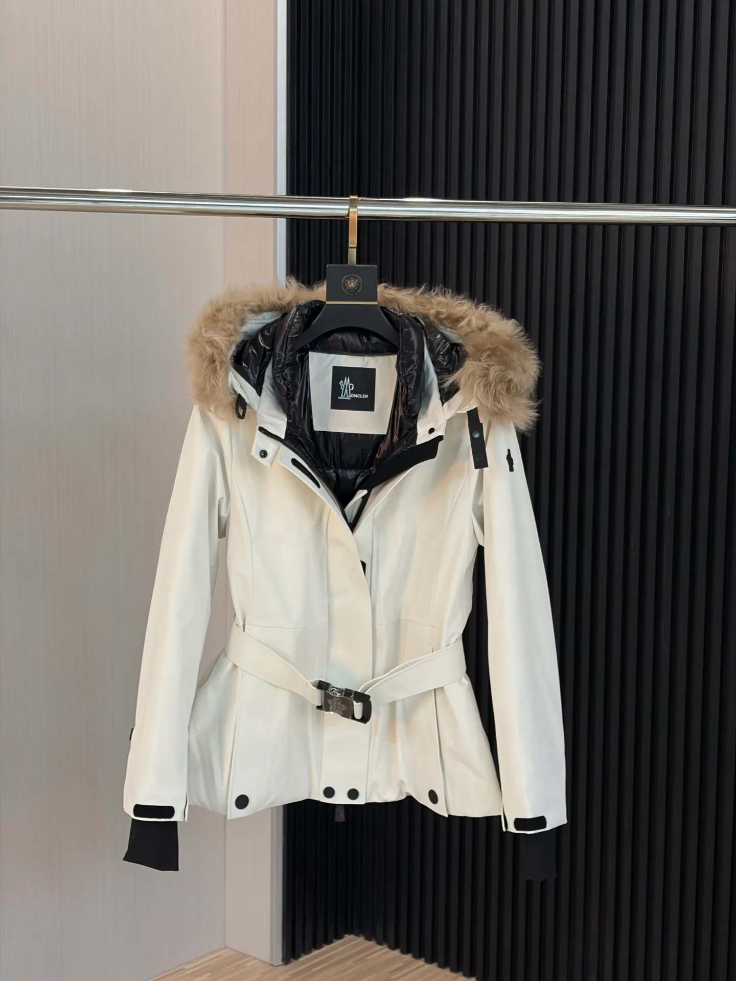 Куртки И Пуховики Женские Moncler 18188680