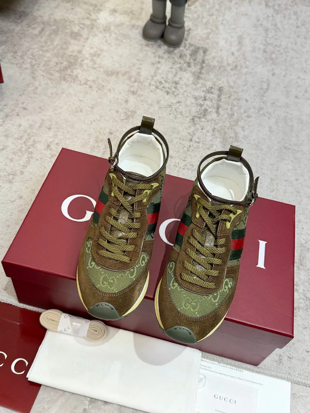 Кроссовки Женские Gucci 944886