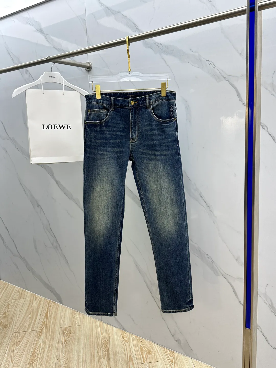 Джинсы Мужские Louis Vuitton 18596905