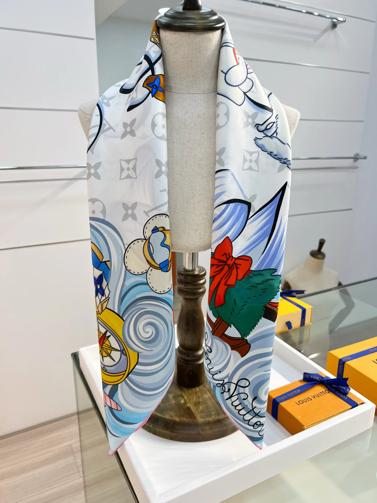 Платки Louis Vuitton 12737810