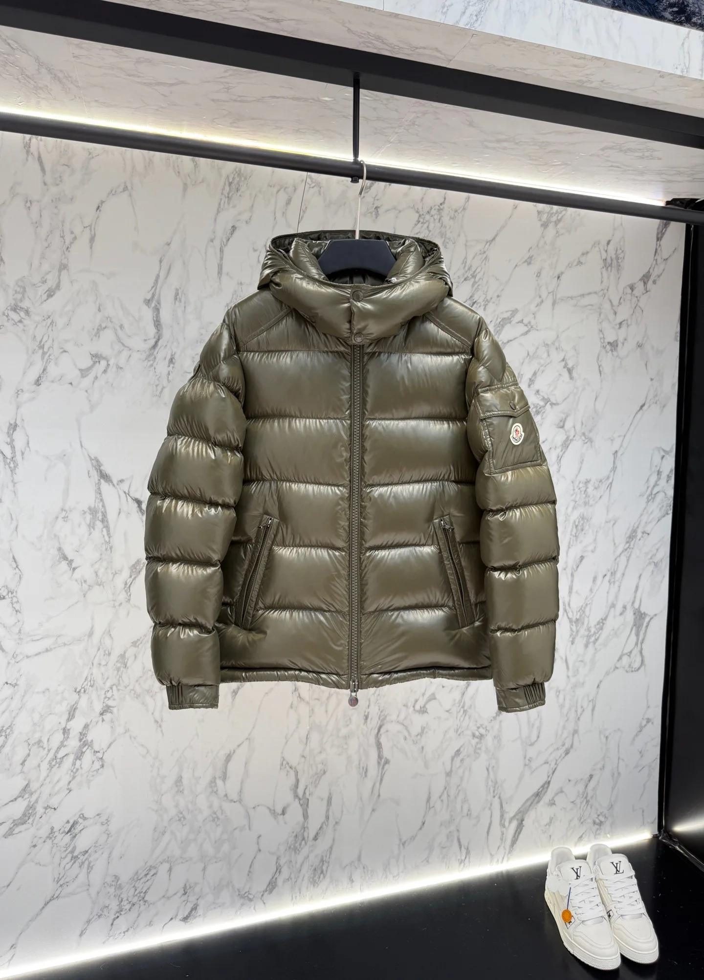 Куртки И Пуховики Женские Moncler 18048715
