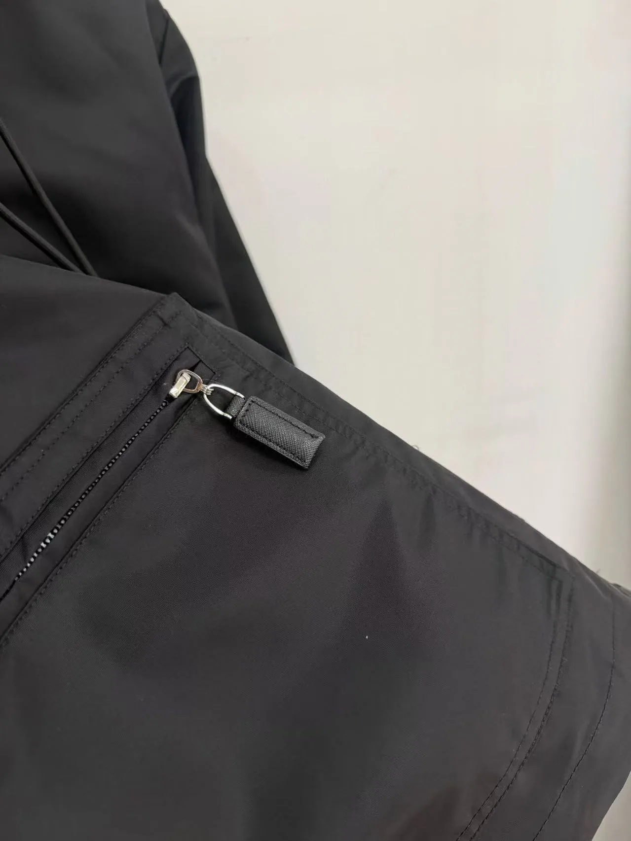 Куртки И Пуховики Женские Prada 13392913