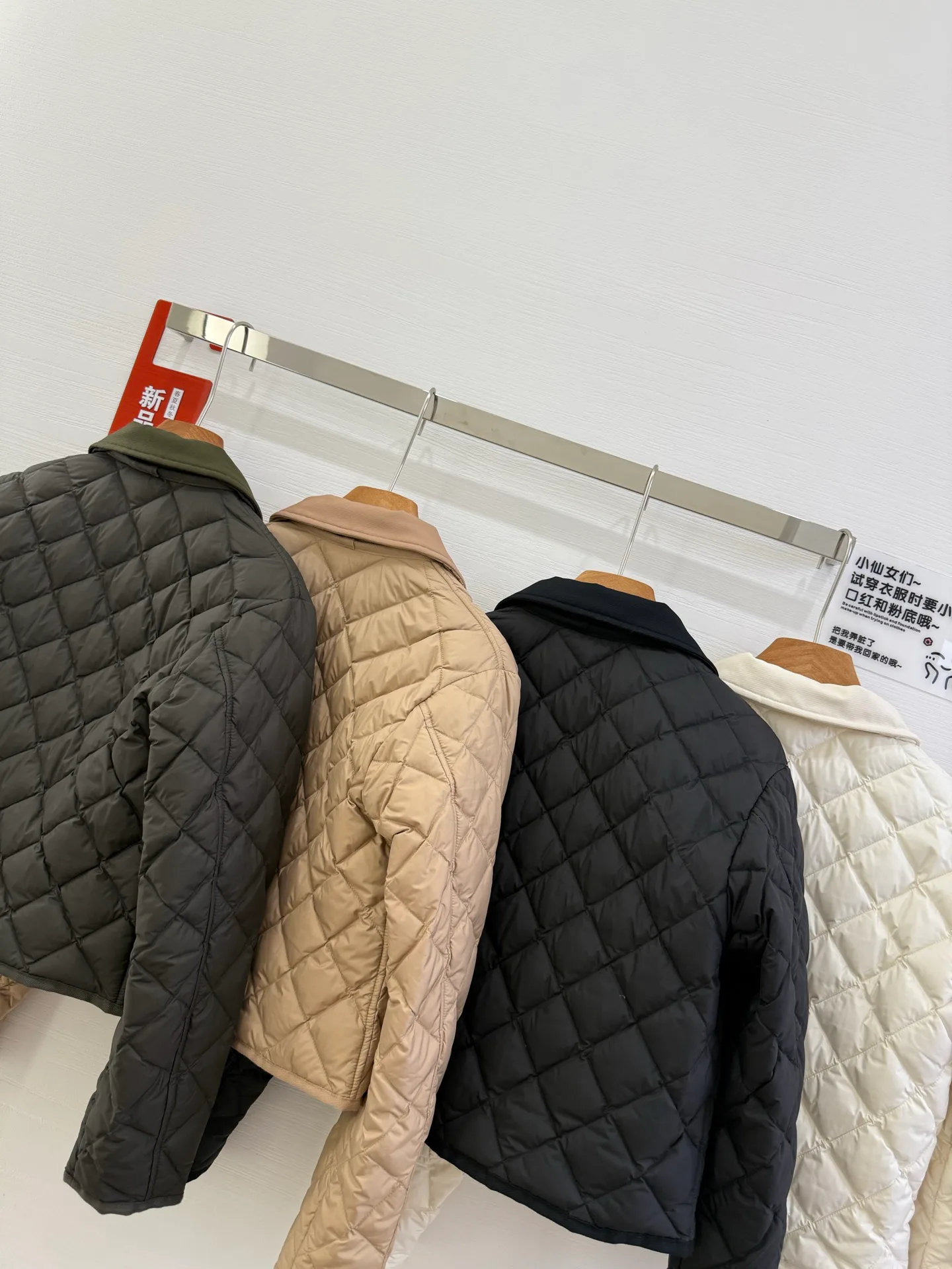 Куртки И Пуховики Женские Moncler 17918903