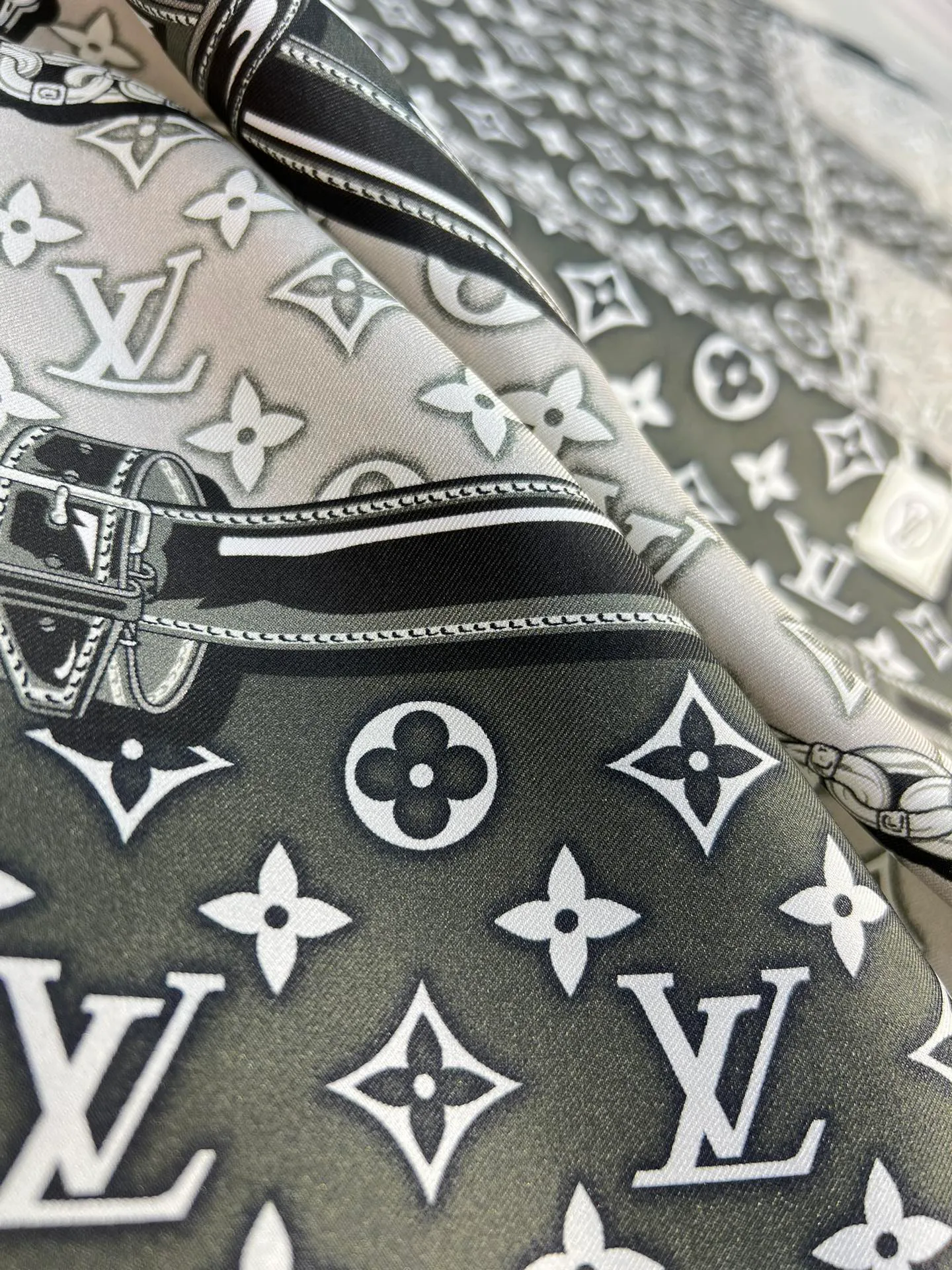 Шарфы Louis Vuitton 16227