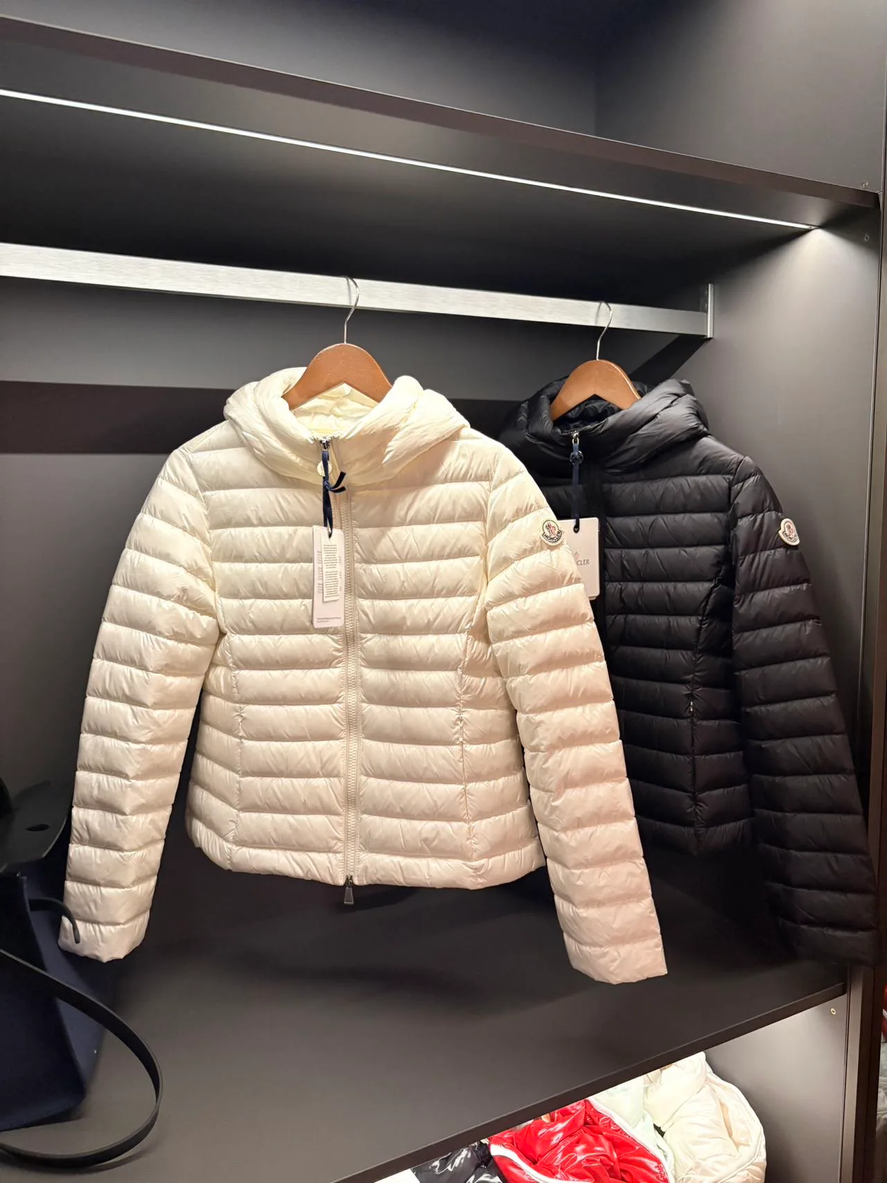 Куртки И Пуховики Женские Moncler 18562760