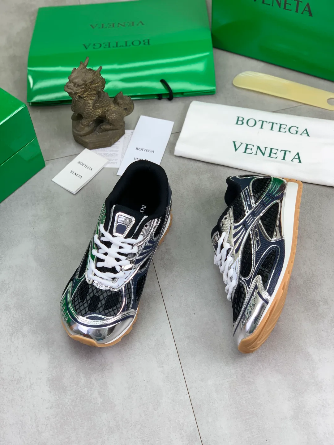 Кроссовки Женские Bottega Veneta 18365169