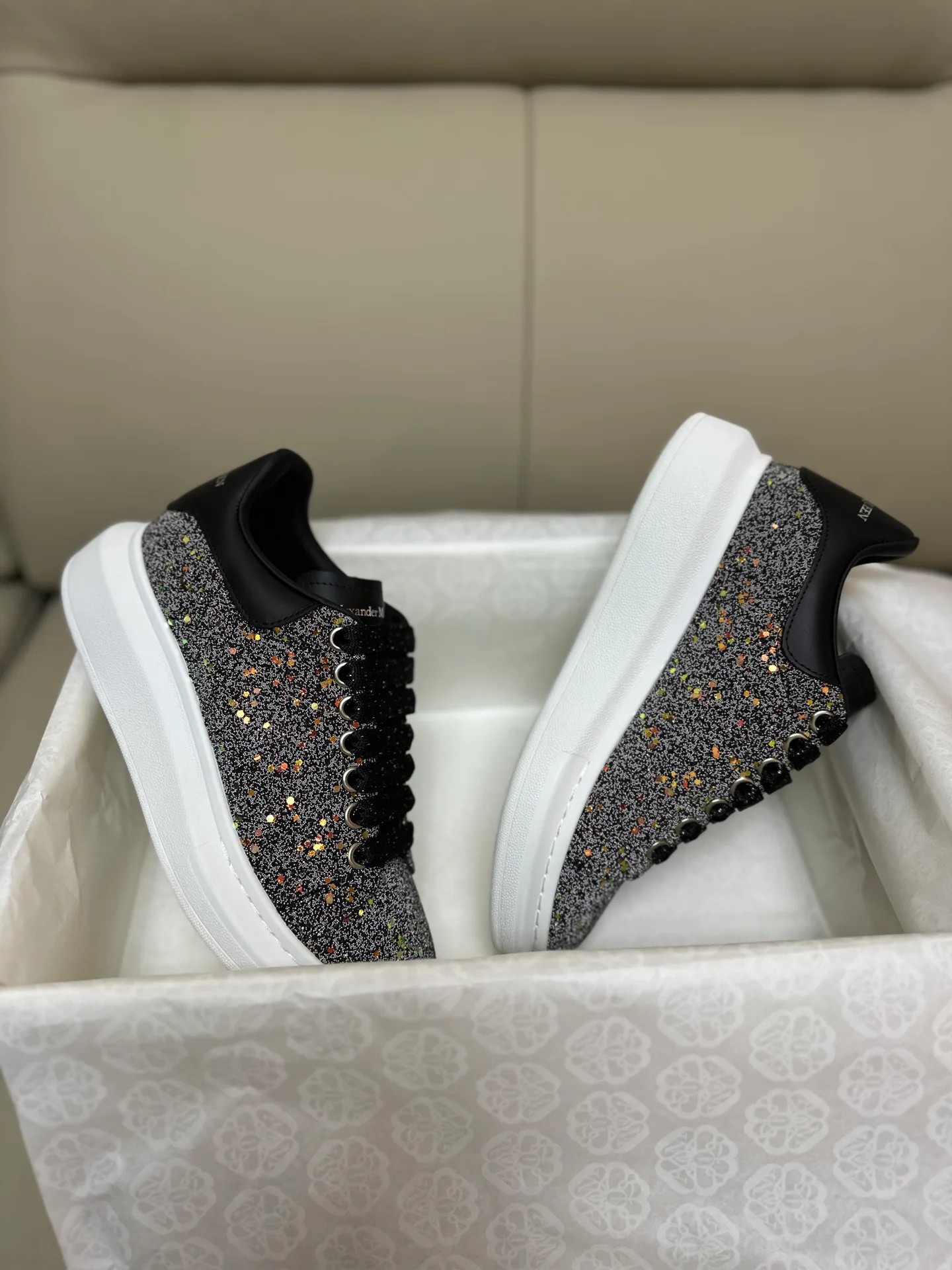 Кроссовки Женские Alexander Mcqueen 18616784