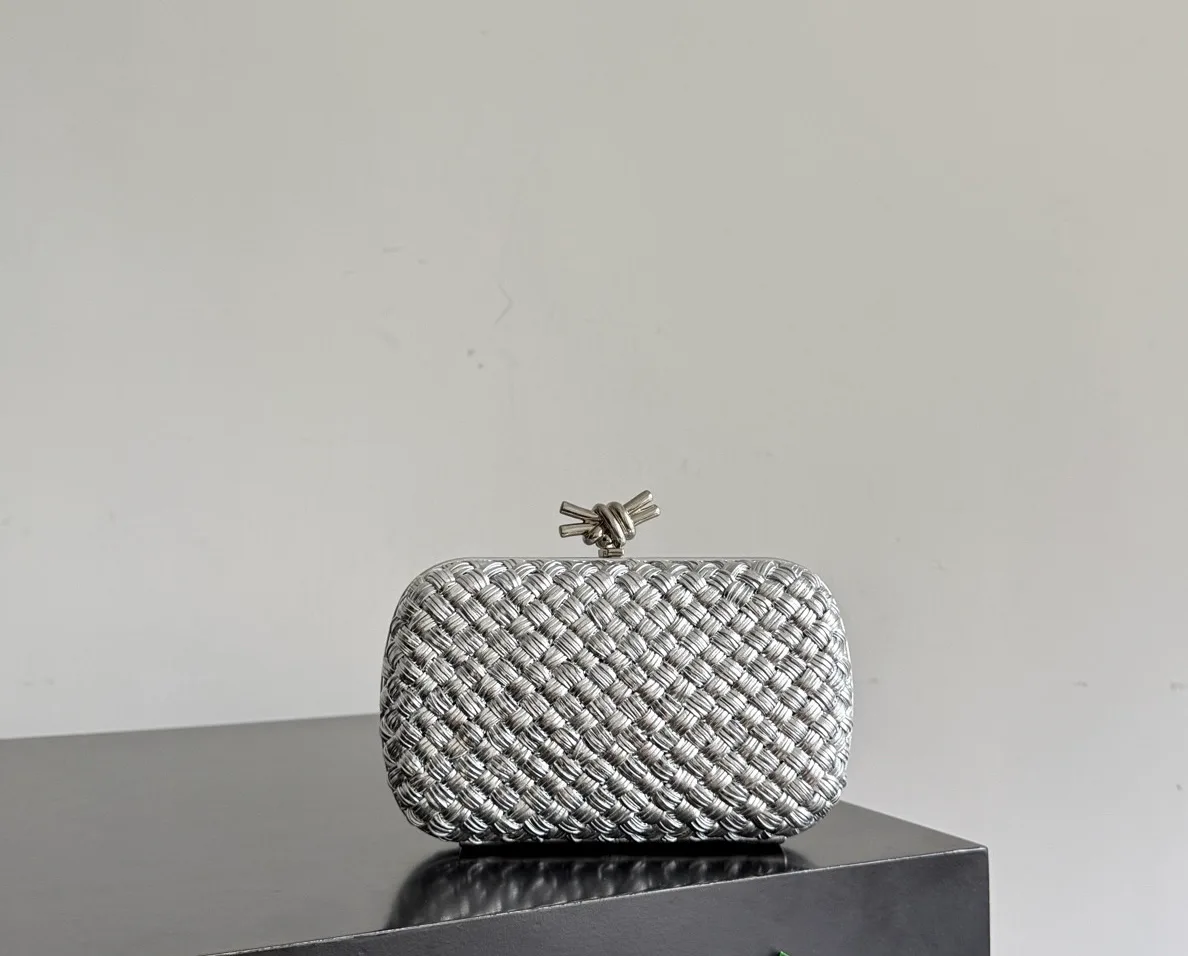 Клатчи Женские Bottega Veneta 17313235