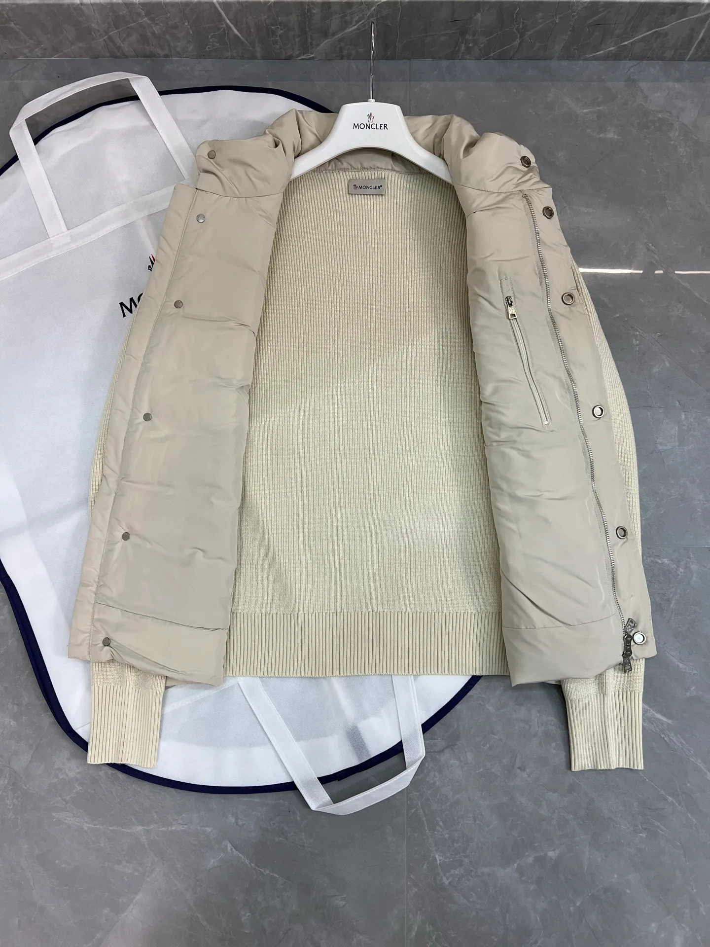 Куртки И Пуховики Женские Moncler 1845701