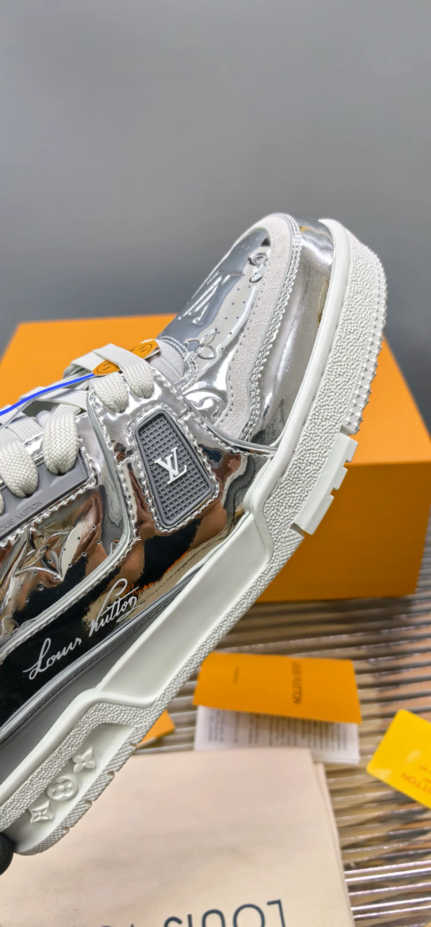 Кроссовки Женские Louis Vuitton 275333