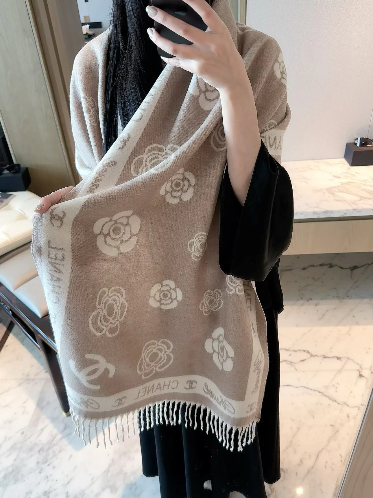 Шарфы Chanel 18598277
